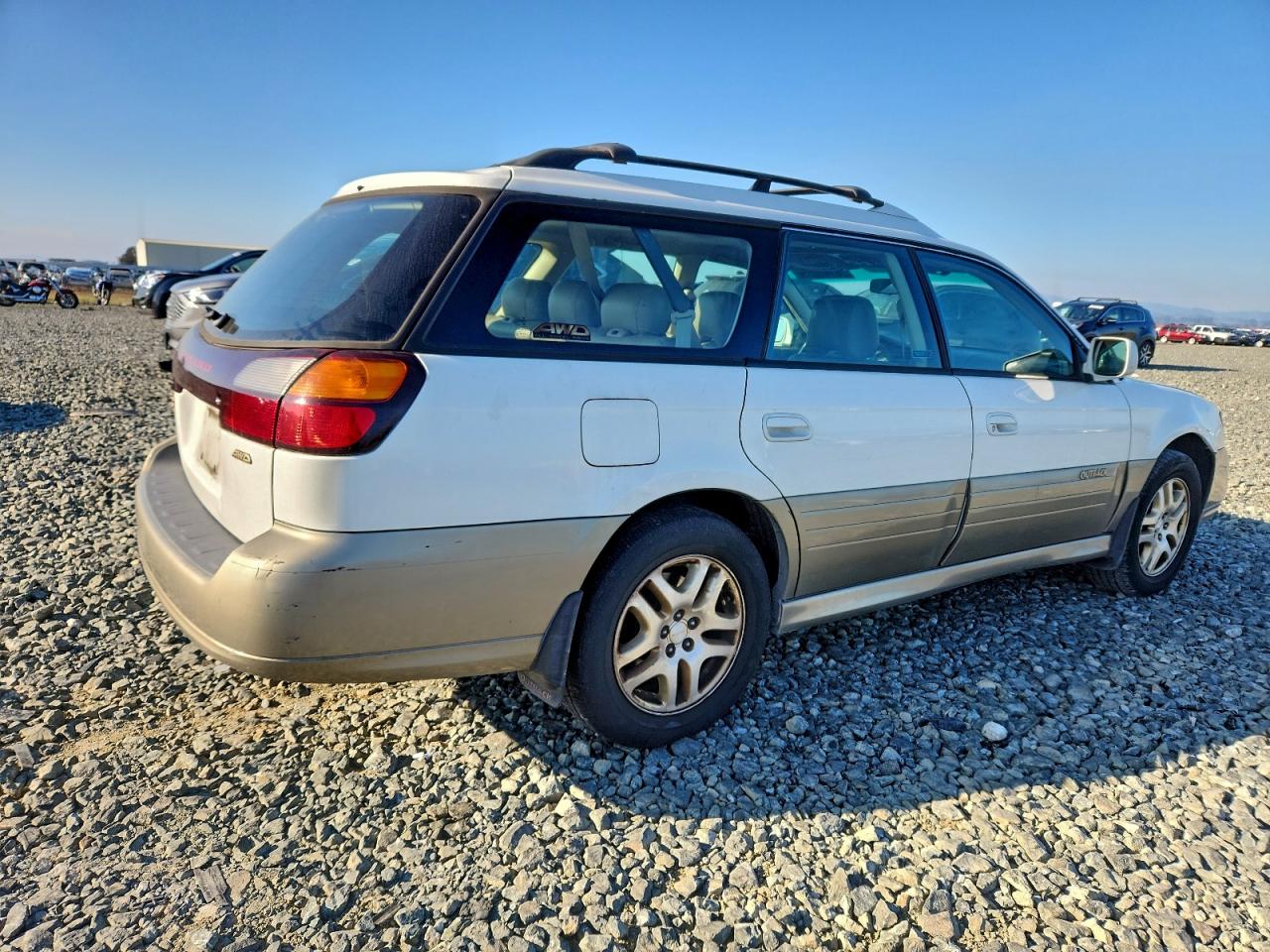 2000 Subaru Legacy Outback Limited White vin: 4S3BH6865Y7626837