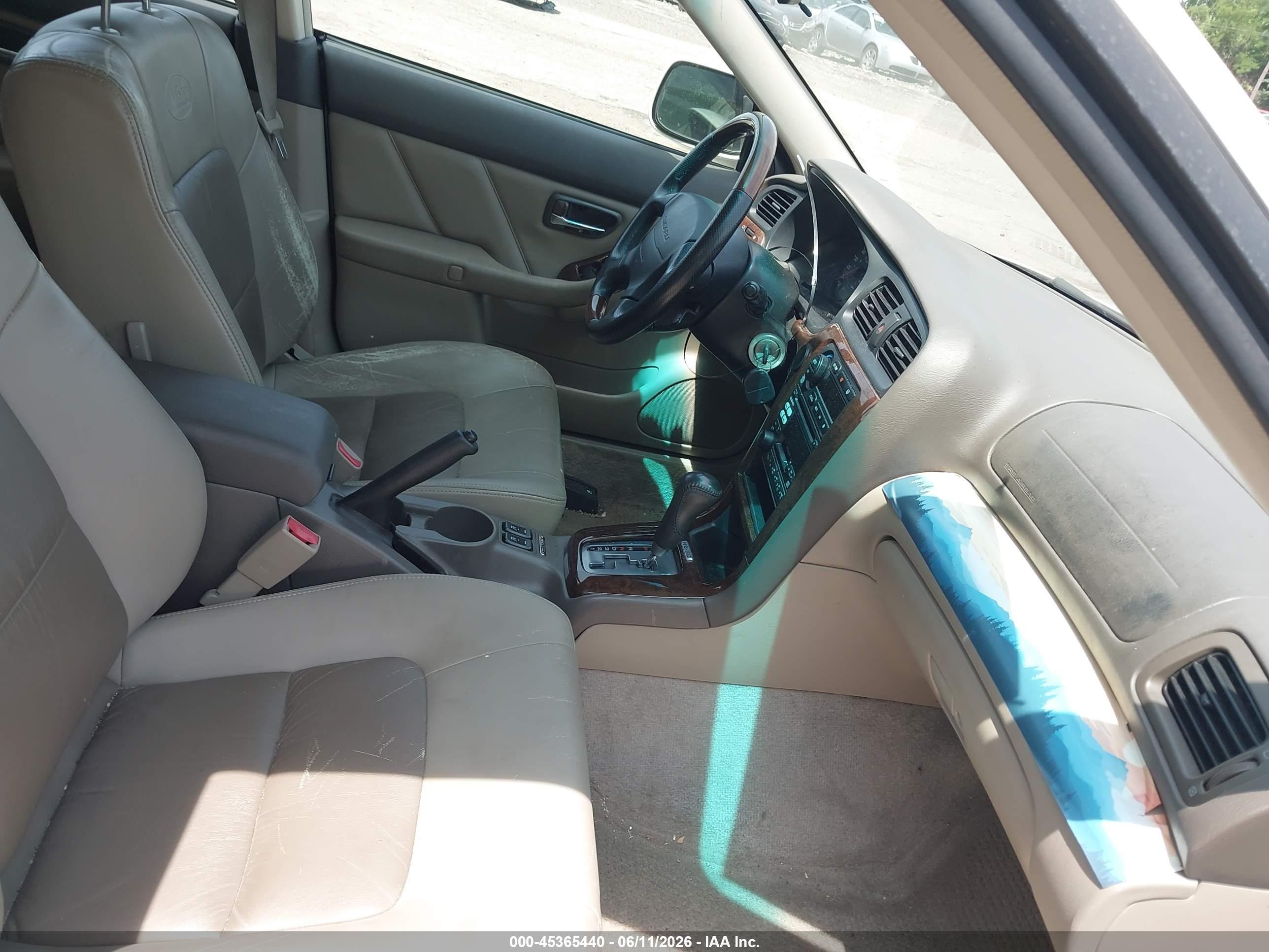 2002 Subaru Outback H6-3.0 L.l. Bean Edition White vin: 4S3BH806627641586