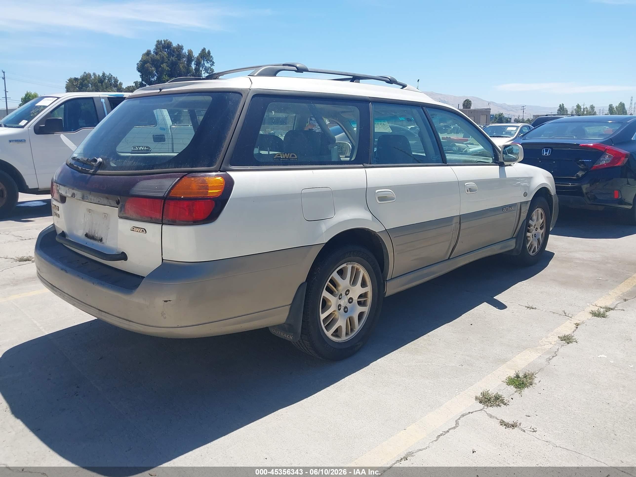 2002 Subaru Outback H6-3.0 L.l. Bean Edition White vin: 4S3BH806827614244