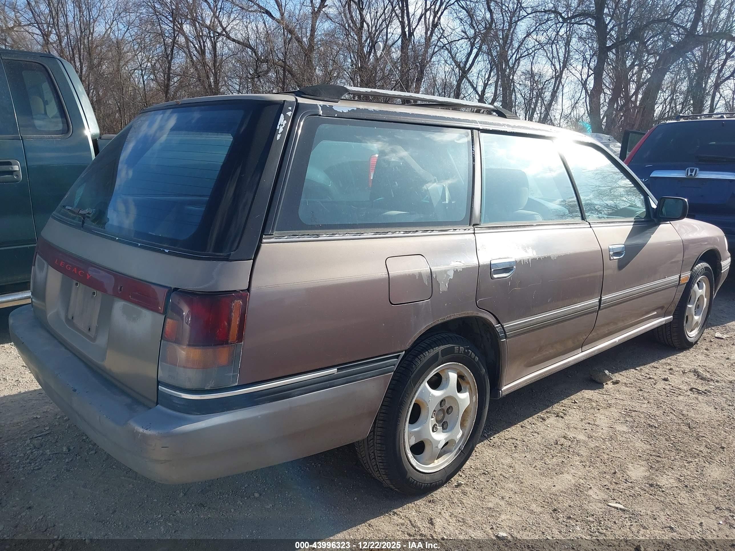 1992 Subaru Legacy L Gold vin: 4S3BJ6328N9907345