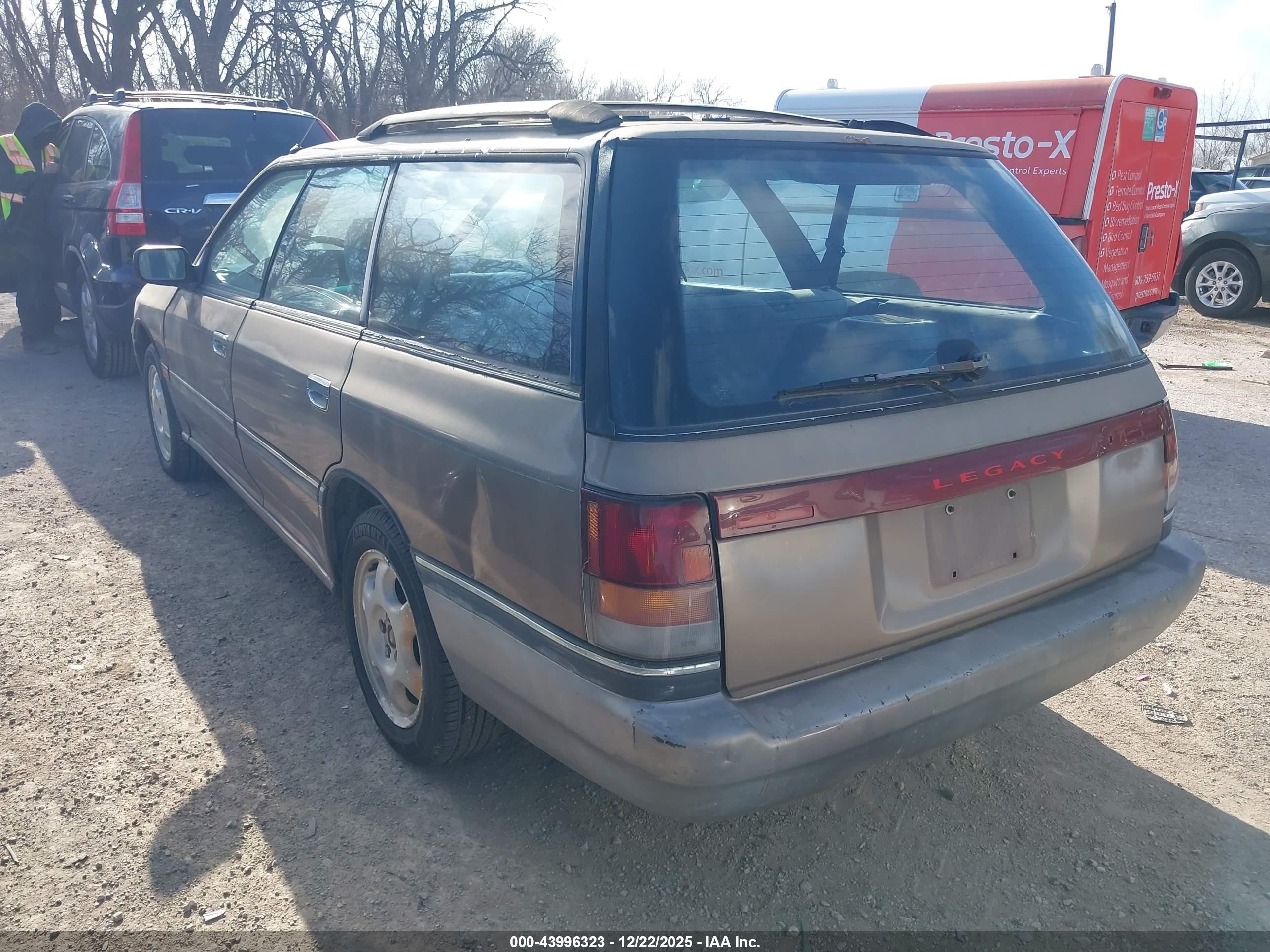 1992 Subaru Legacy L Gold vin: 4S3BJ6328N9907345