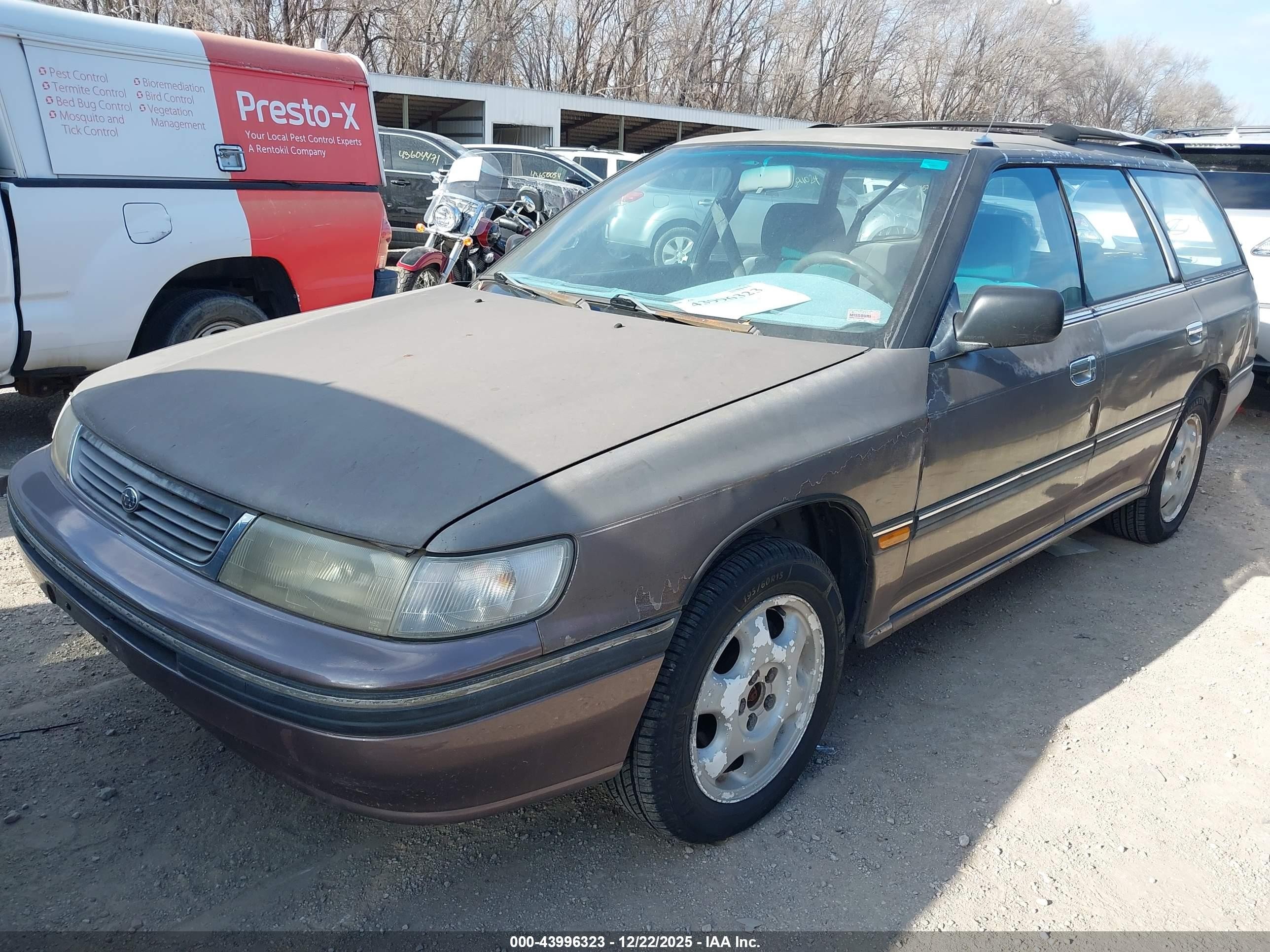 1992 Subaru Legacy L Gold vin: 4S3BJ6328N9907345