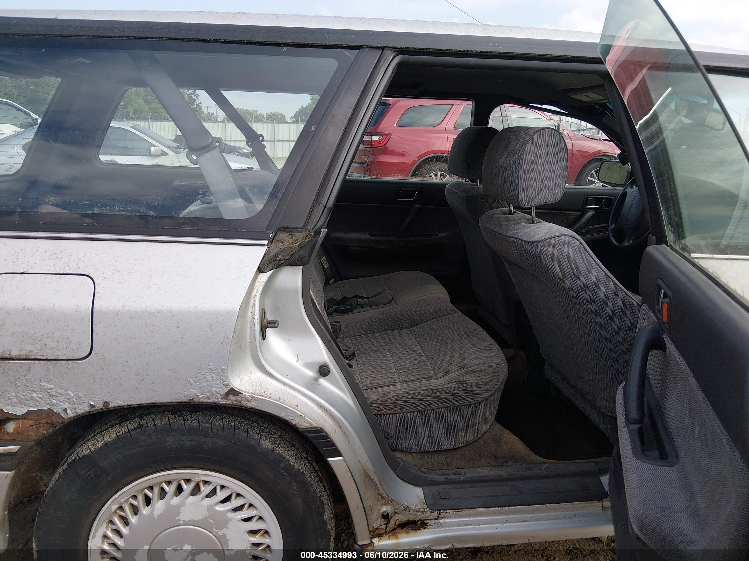 1994 Subaru Legacy L/l Alpine Silver vin: 4S3BJ633XR7954712