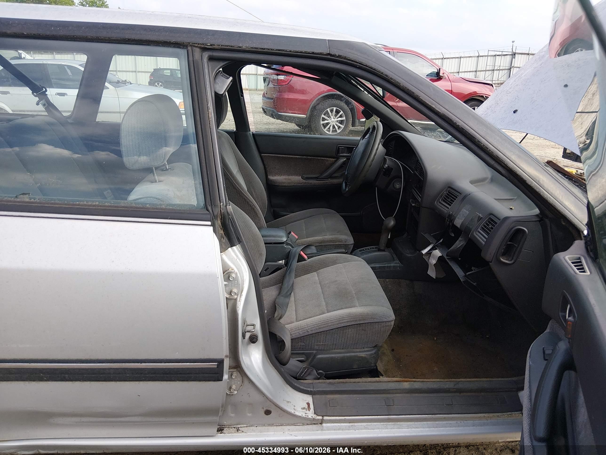 1994 Subaru Legacy L/l Alpine Silver vin: 4S3BJ633XR7954712
