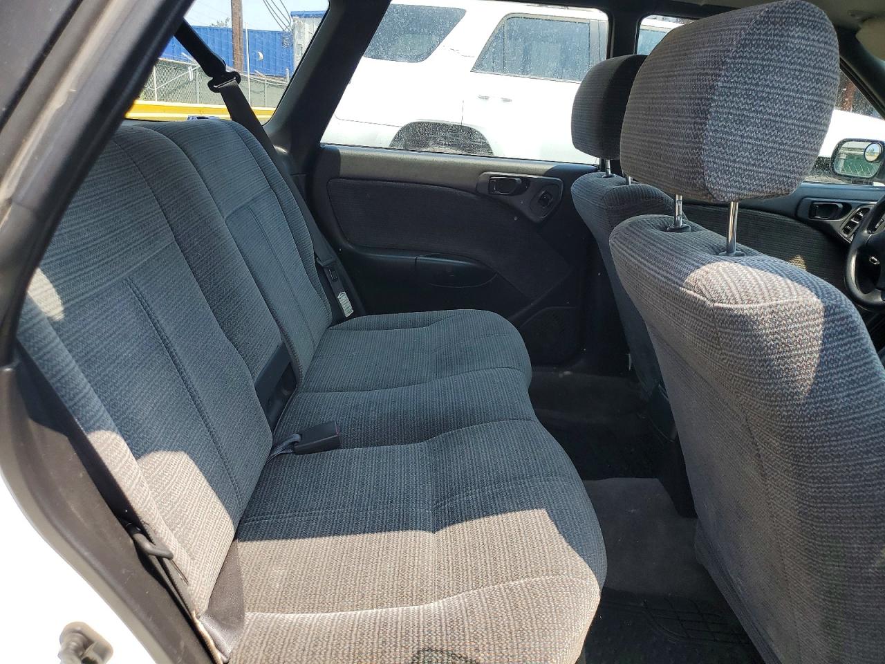1998 Subaru Legacy L Белый vin: 4S3BK4356W7315645