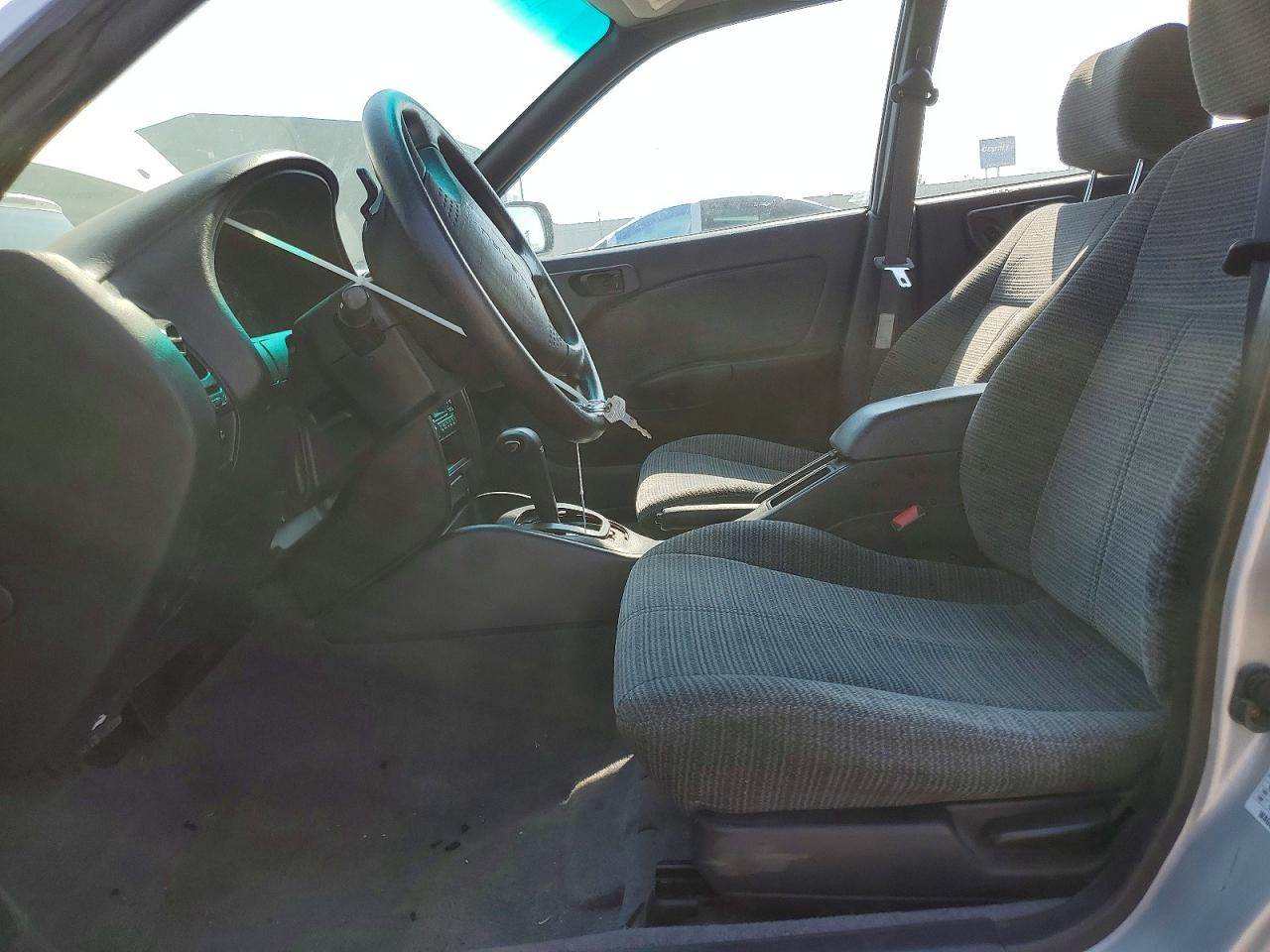 1998 Subaru Legacy L Silver vin: 4S3BK4357W7311975