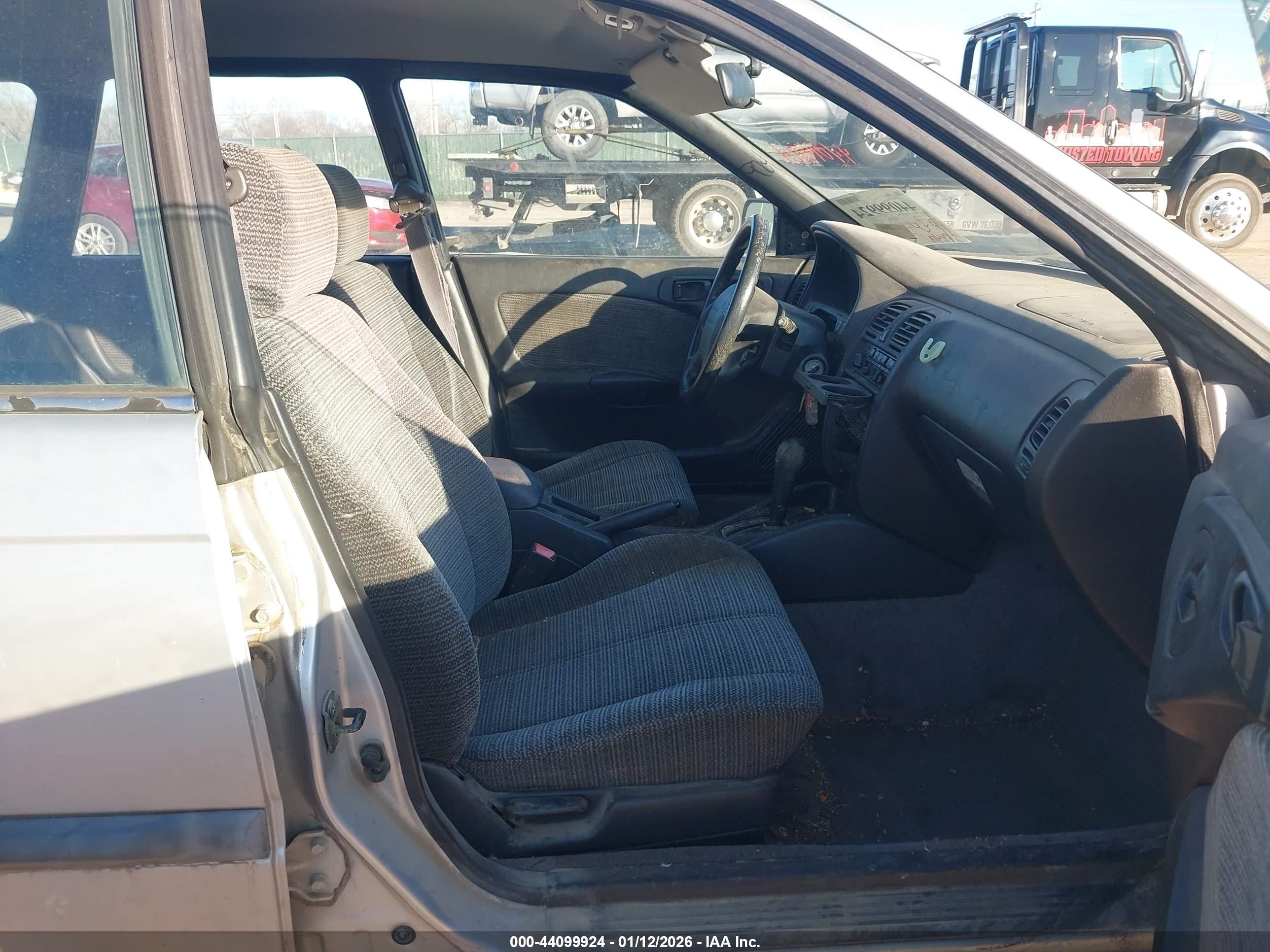 1998 Subaru Legacy L/right Hand Postal Drive Silver vin: 4S3BK435XW7301960
