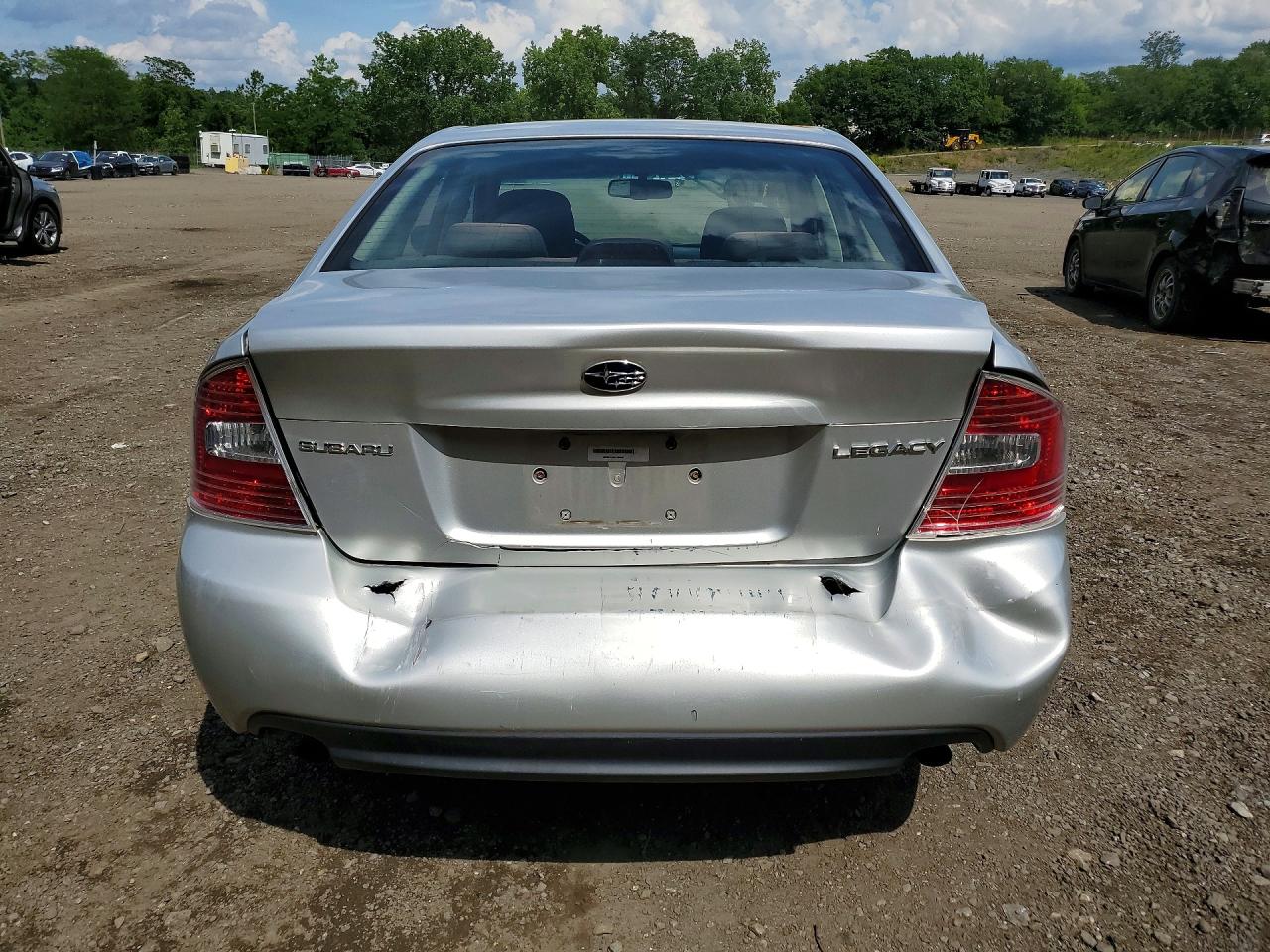 2007 Subaru Legacy 2.5i Silver vin: 4S3BL616077205924