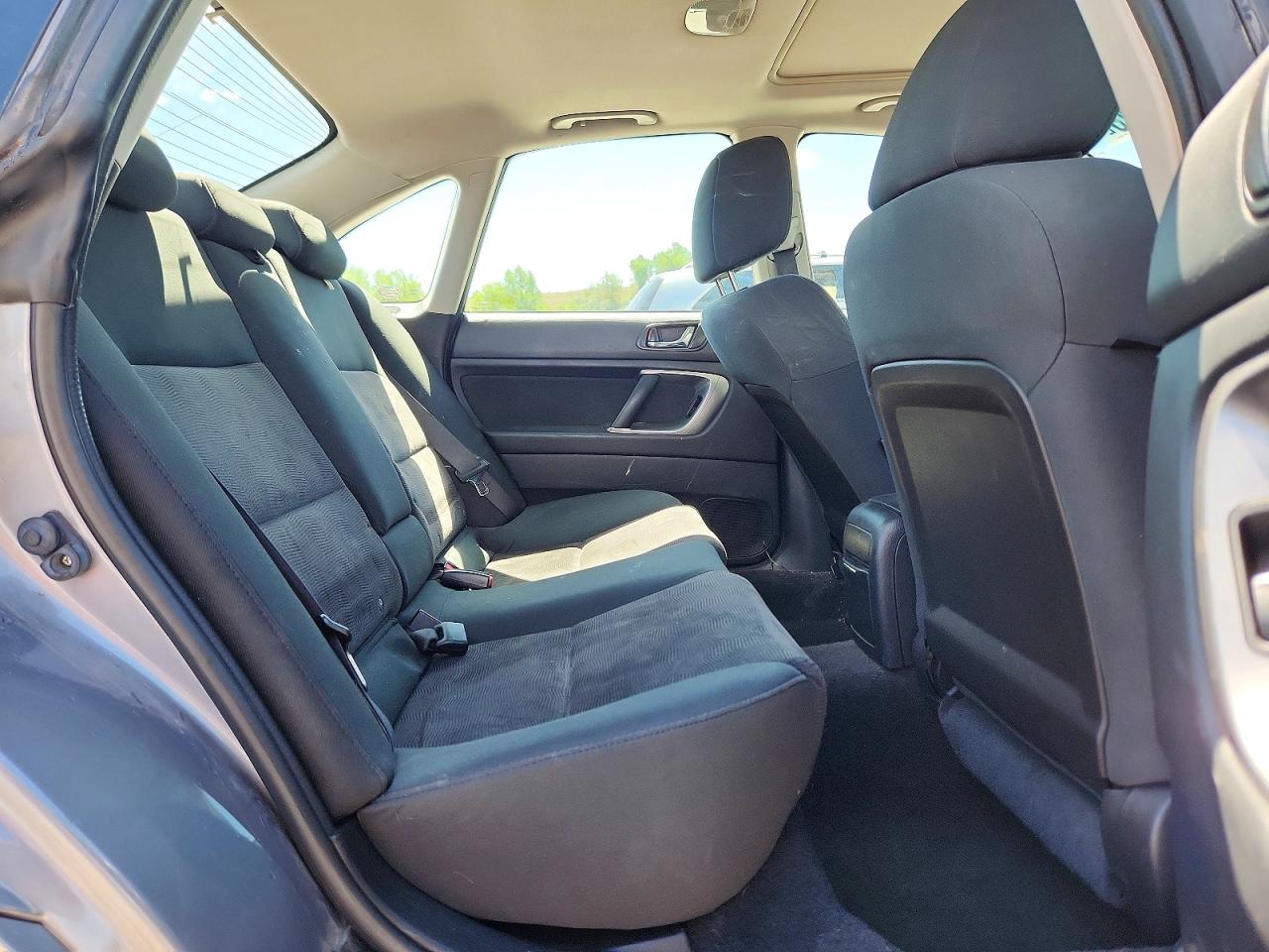 2008 Subaru Legacy 2.5i Silver vin: 4S3BL616087203706