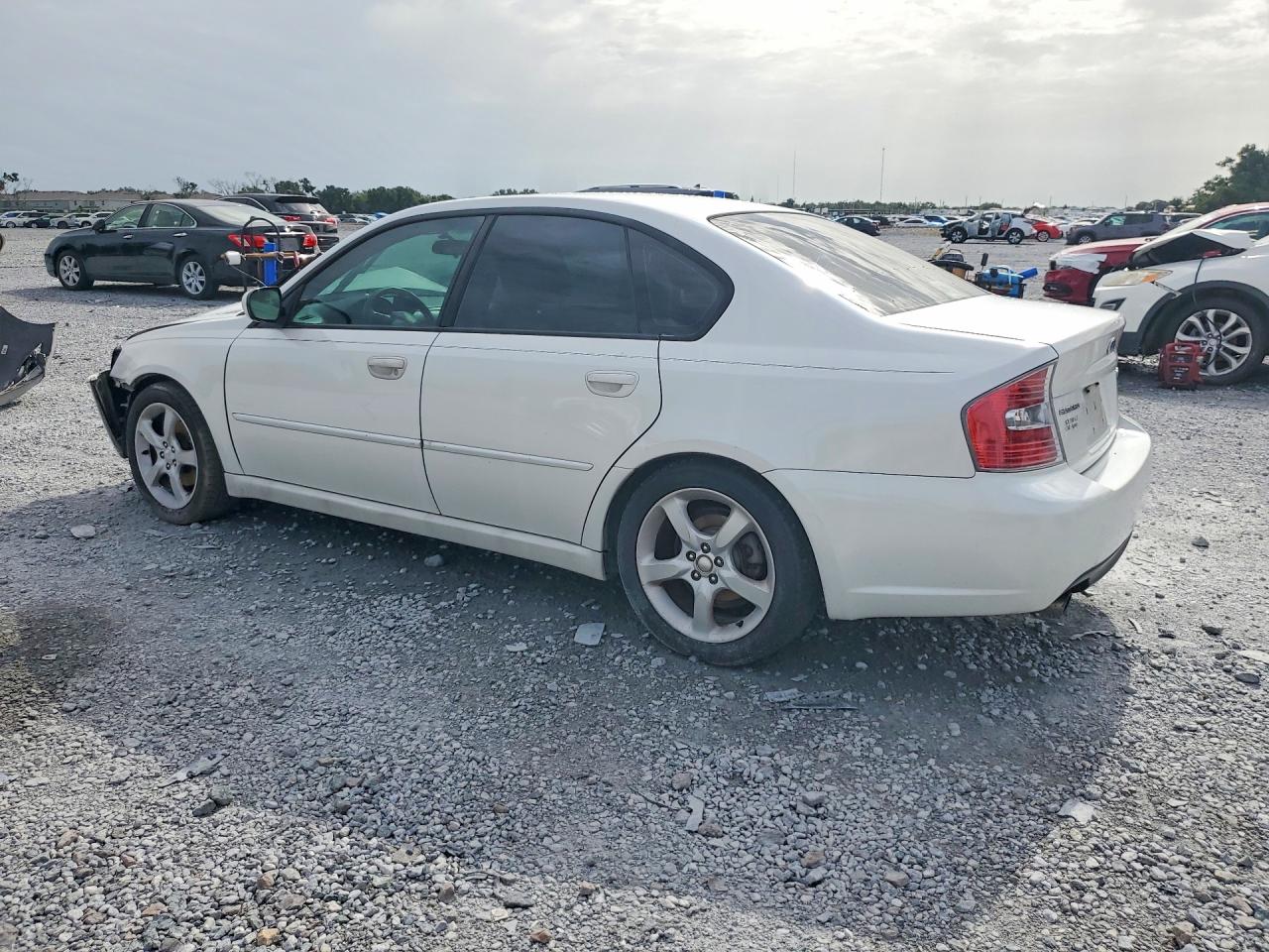 2007 Subaru Legacy 2.5i White vin: 4S3BL616177207505