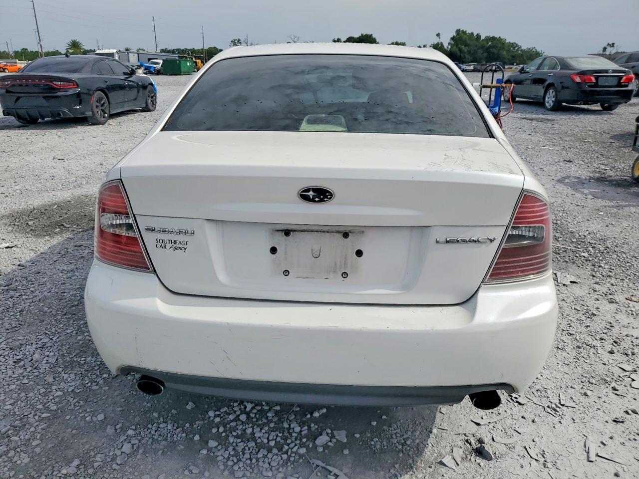 2007 Subaru Legacy 2.5i White vin: 4S3BL616177207505