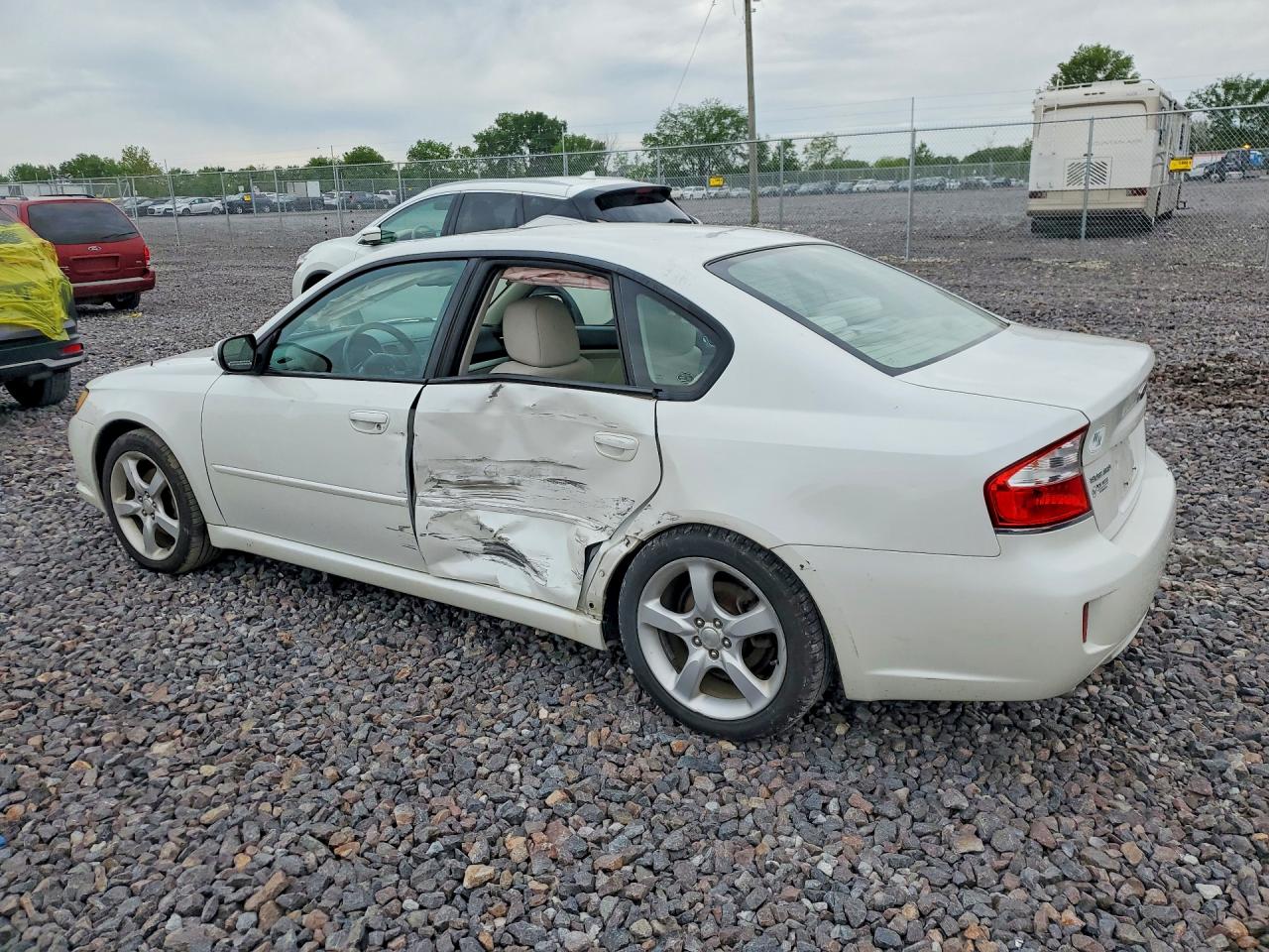 2009 Subaru Legacy 2.5i White vin: 4S3BL616197229121