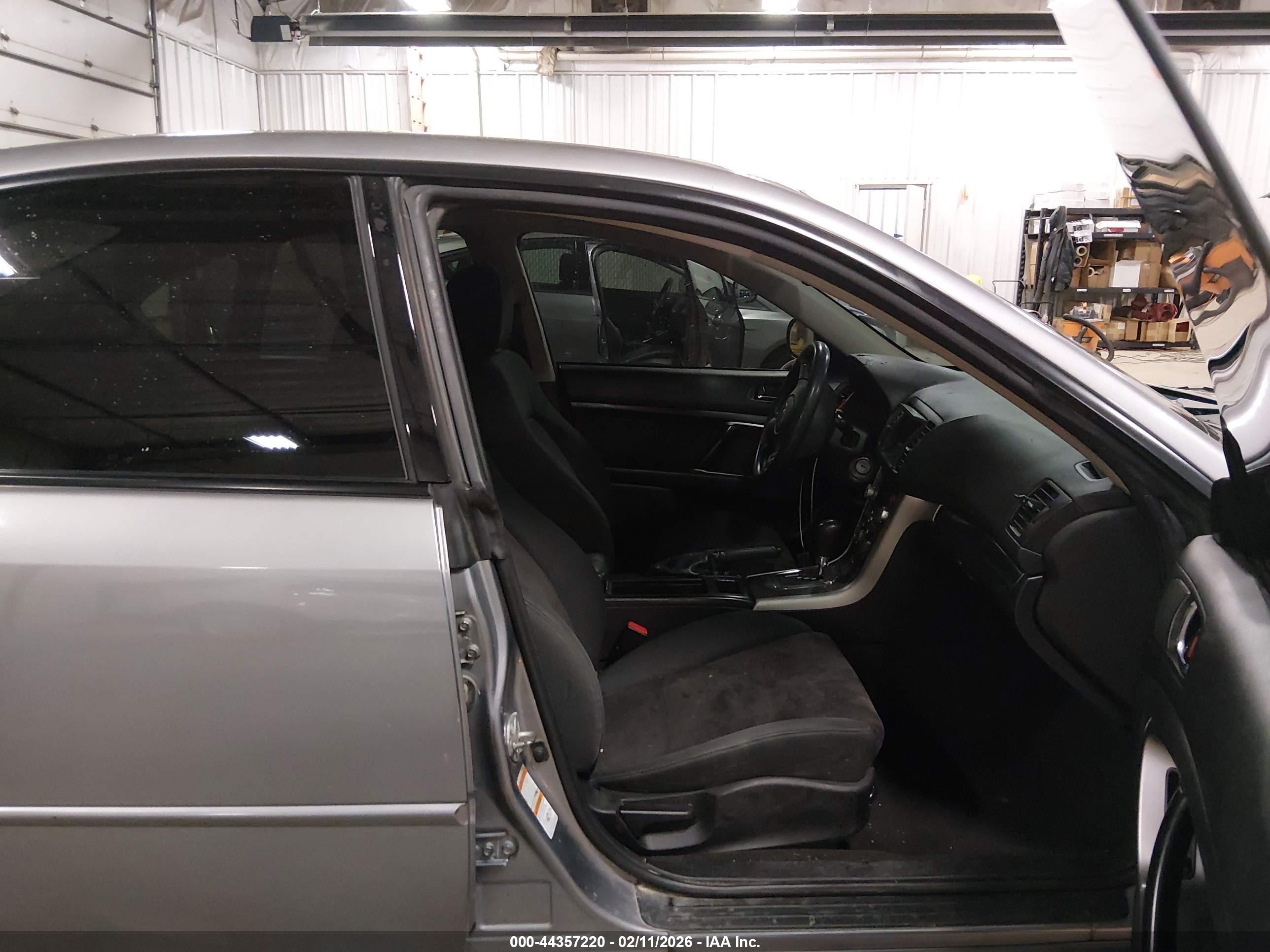 2008 Subaru Legacy 2.5i Gray vin: 4S3BL616387221682