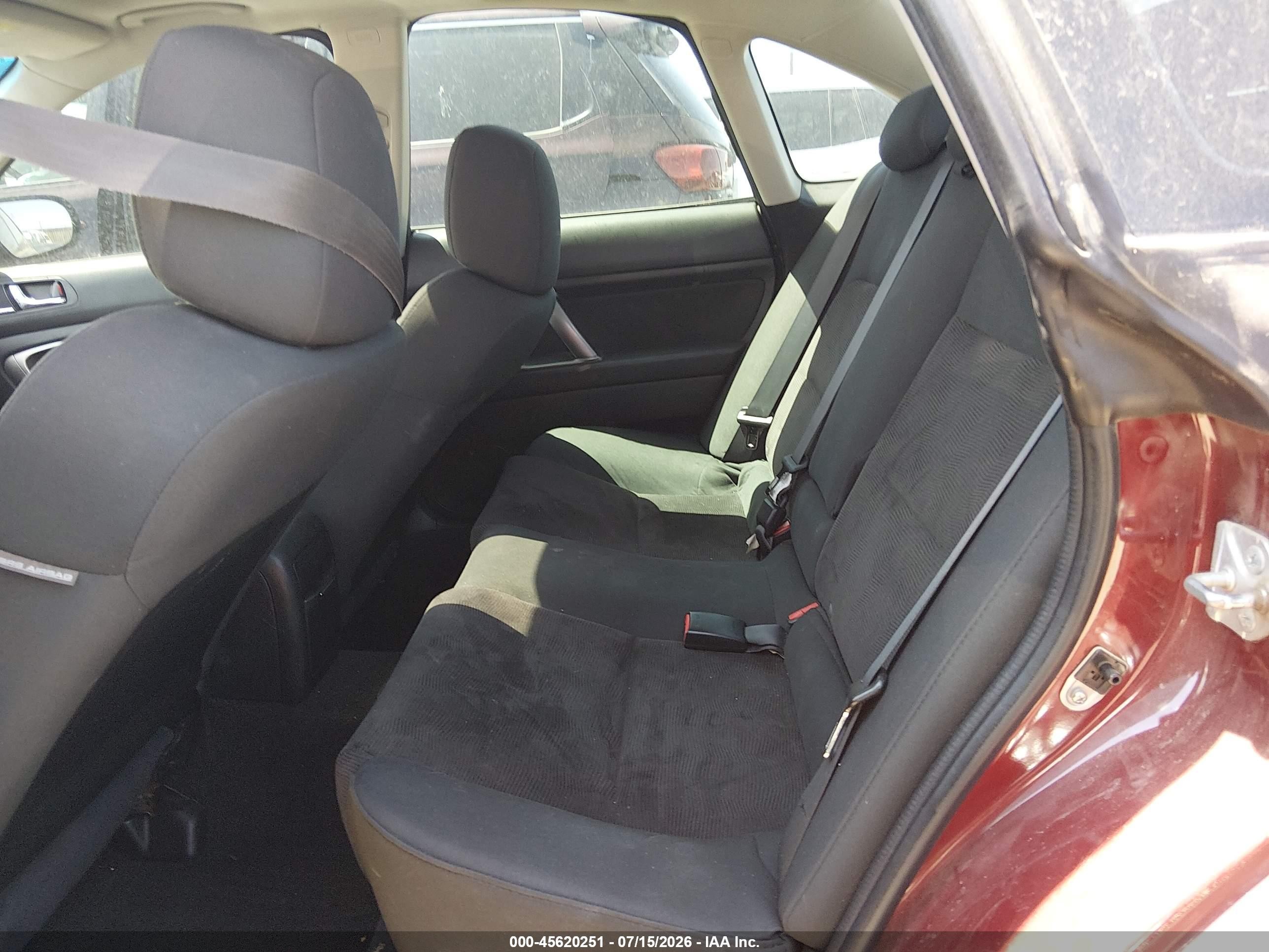 2009 Subaru Legacy 2.5i Red vin: 4S3BL616397210635