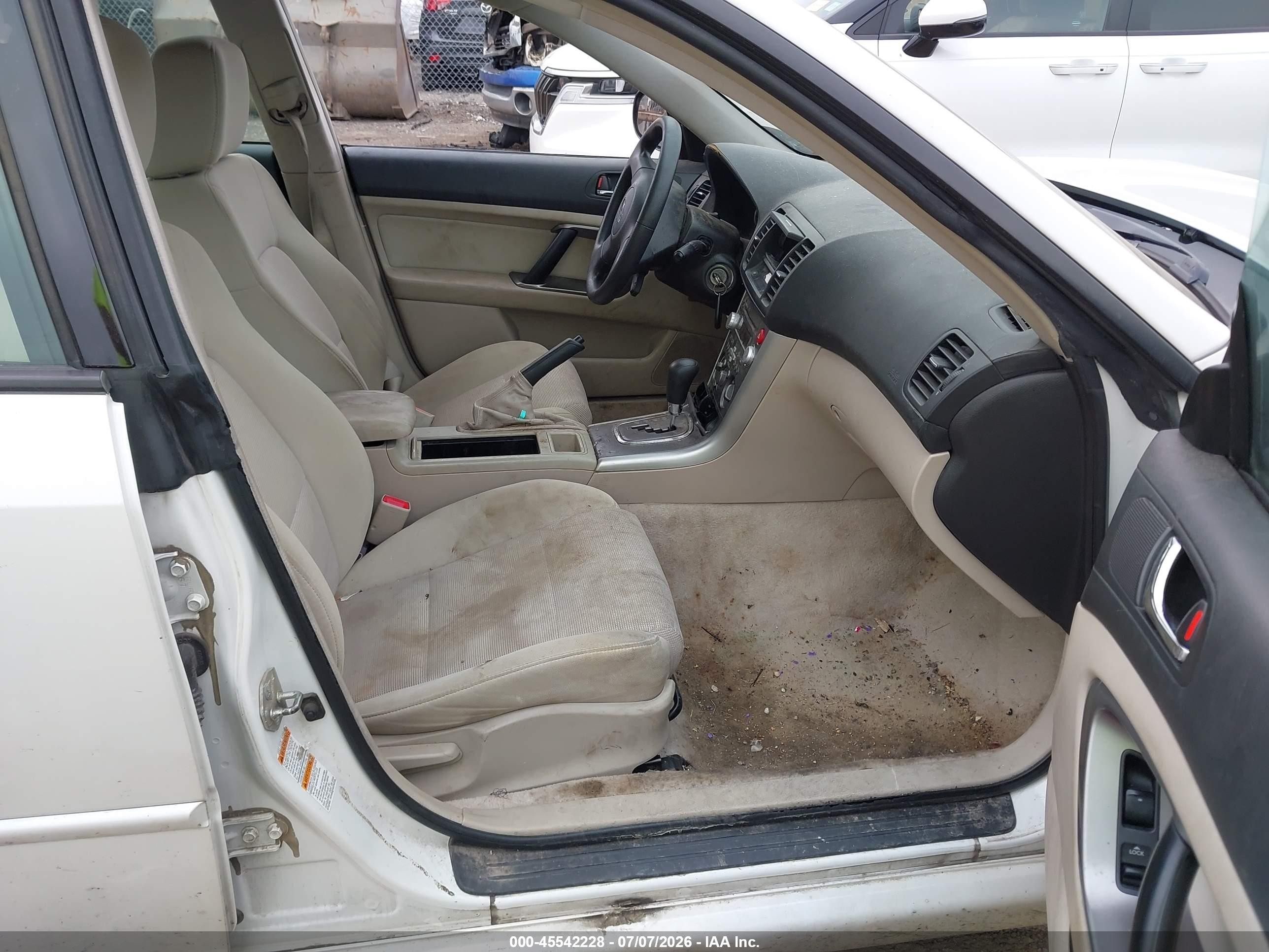 2007 Subaru Legacy 2.5i Белый vin: 4S3BL616577204820