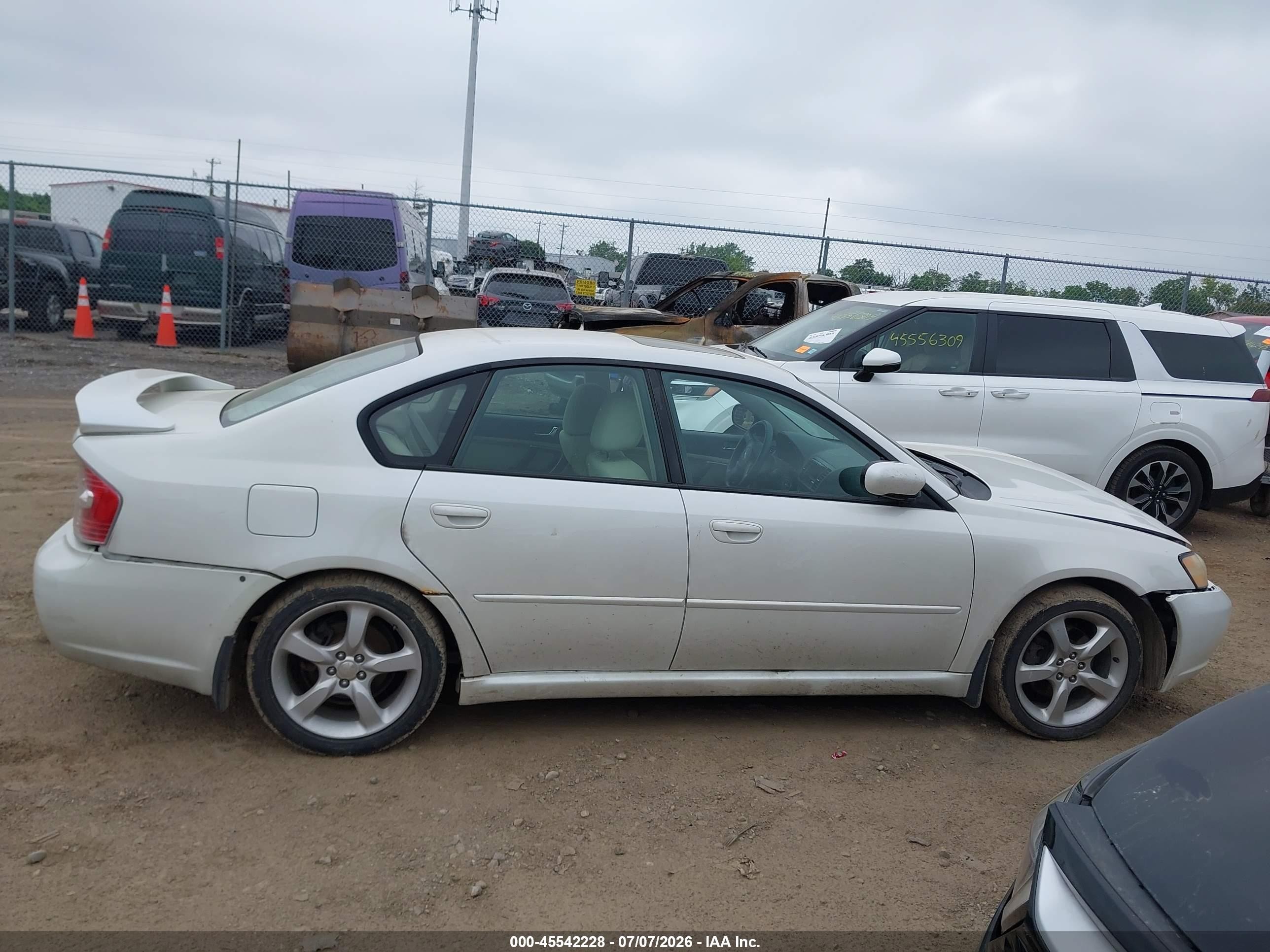 2007 Subaru Legacy 2.5i Белый vin: 4S3BL616577204820