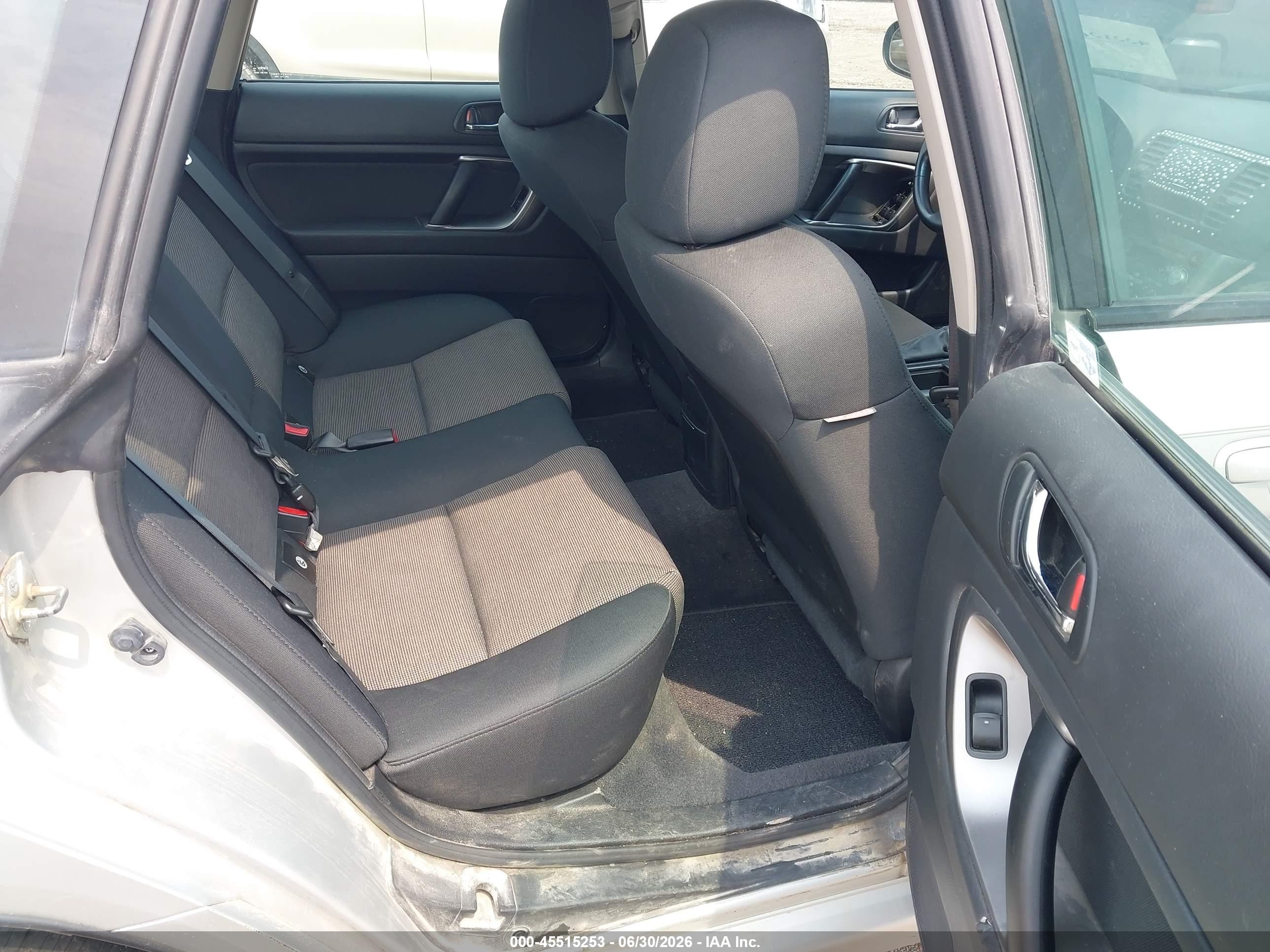 2007 Subaru Legacy 2.5i Silver vin: 4S3BL616677213199