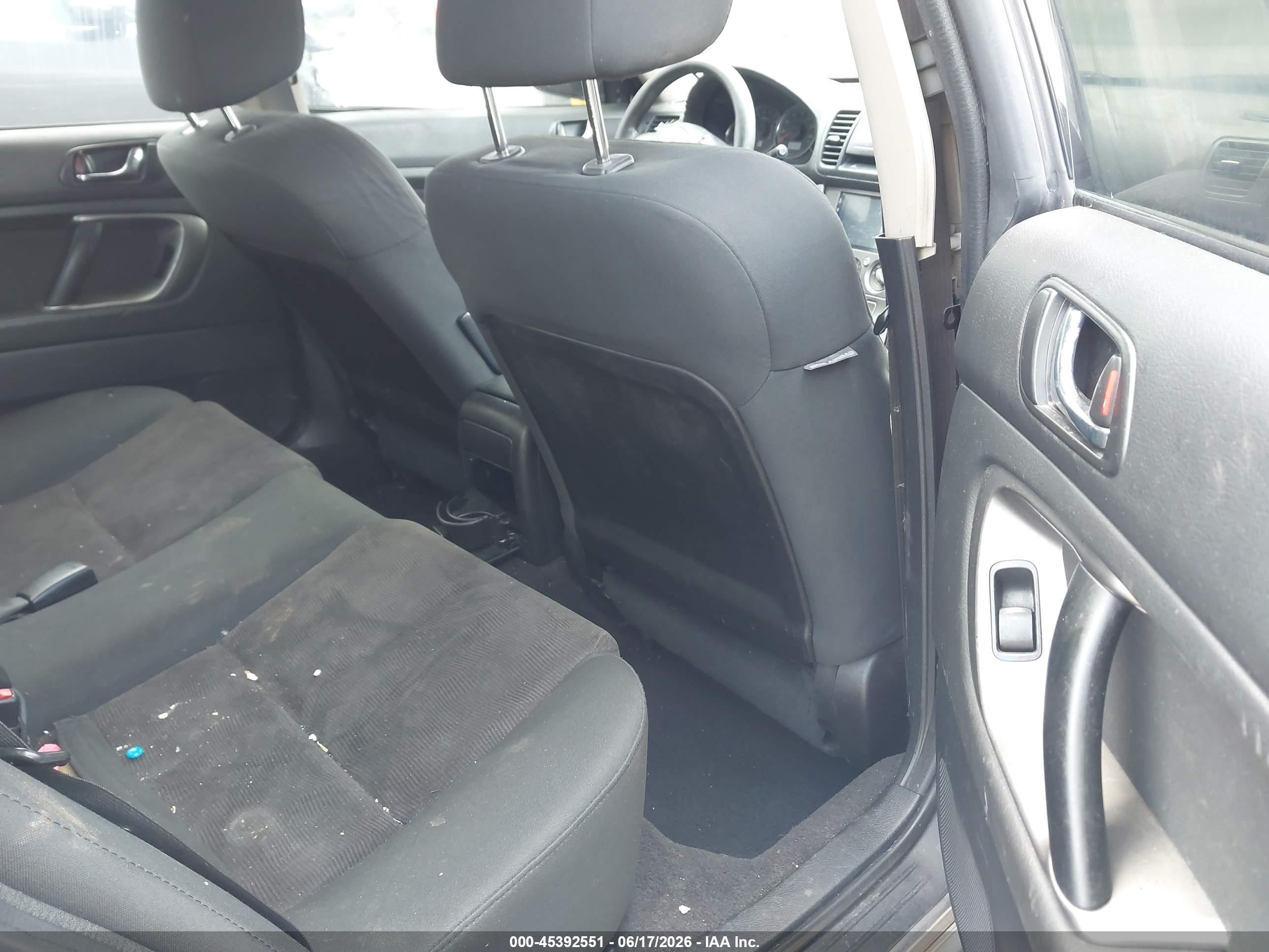 2008 Subaru Legacy 2.5i Серебряный vin: 4S3BL616787209924