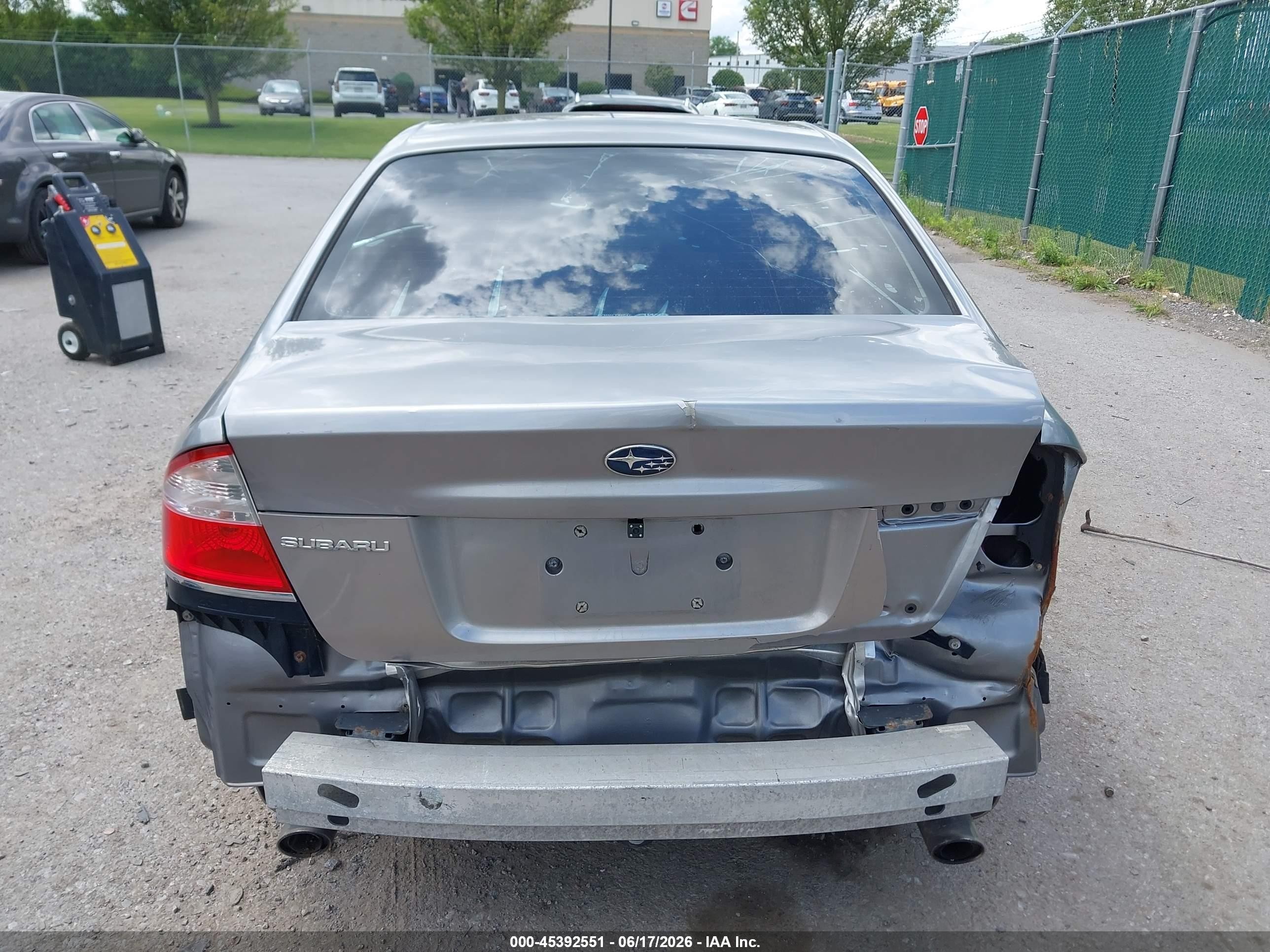 2008 Subaru Legacy 2.5i Серебряный vin: 4S3BL616787209924