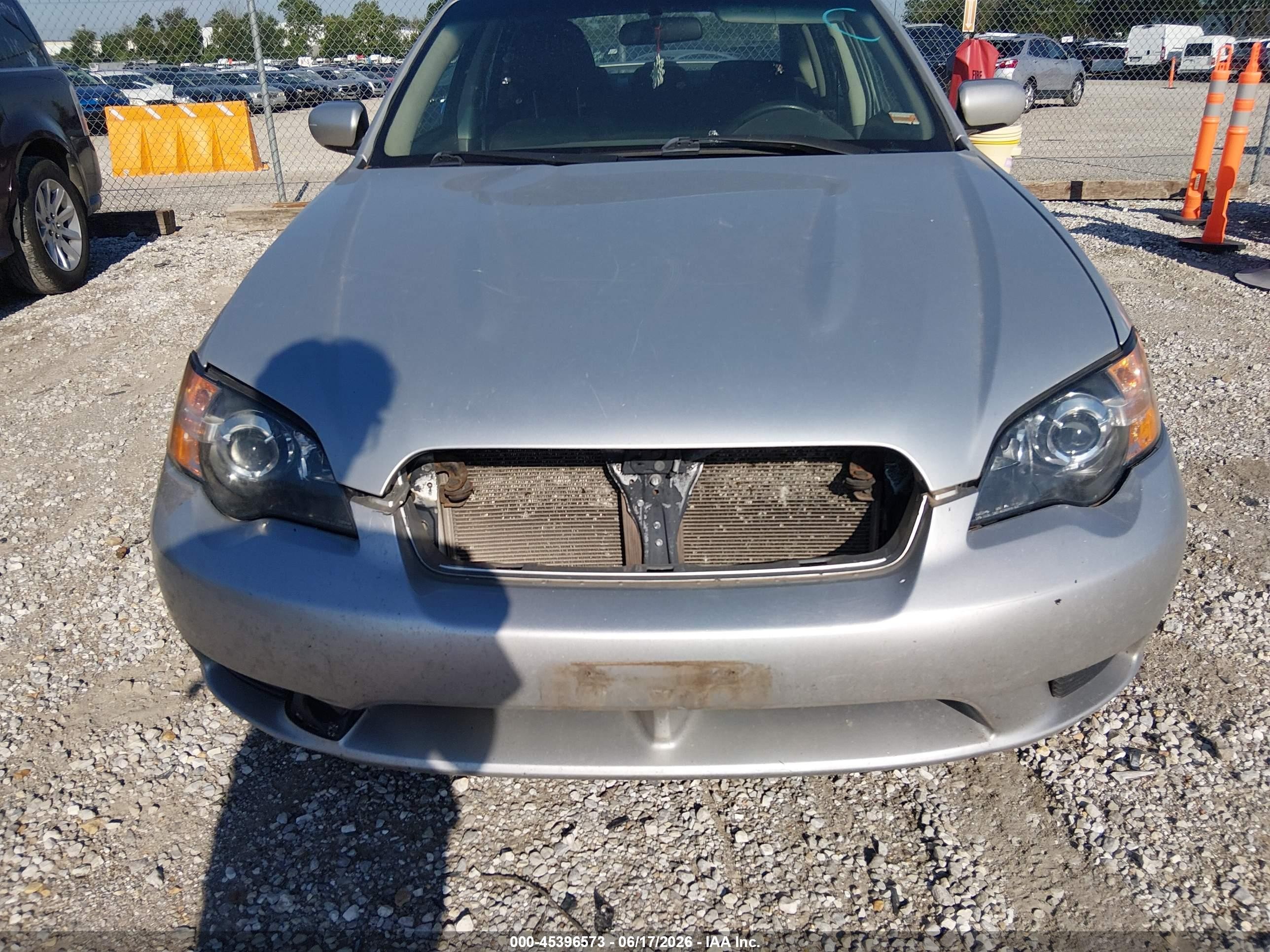 2005 Subaru Legacy 2.5i Silver vin: 4S3BL616857210561