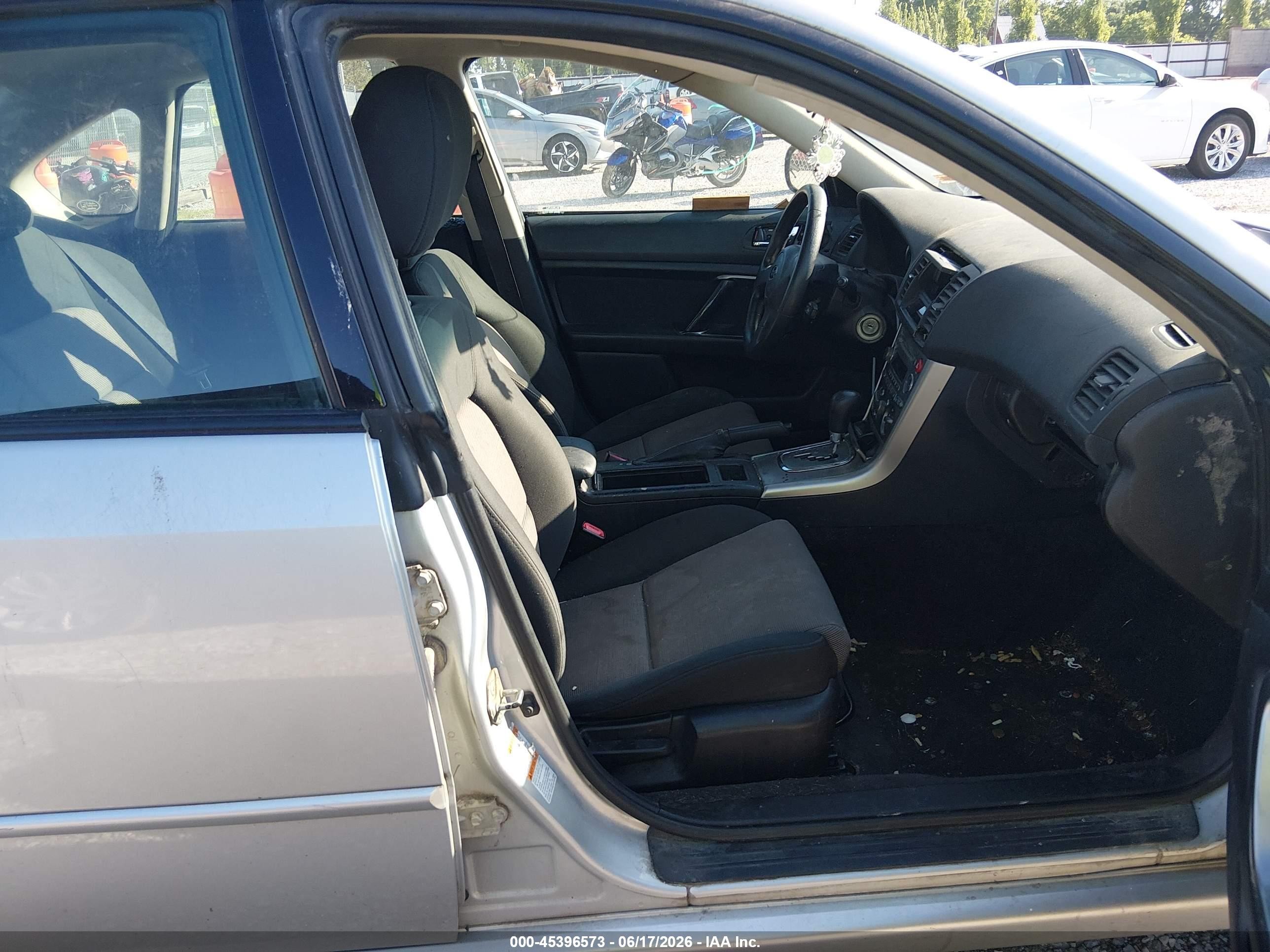 2005 Subaru Legacy 2.5i Silver vin: 4S3BL616857210561