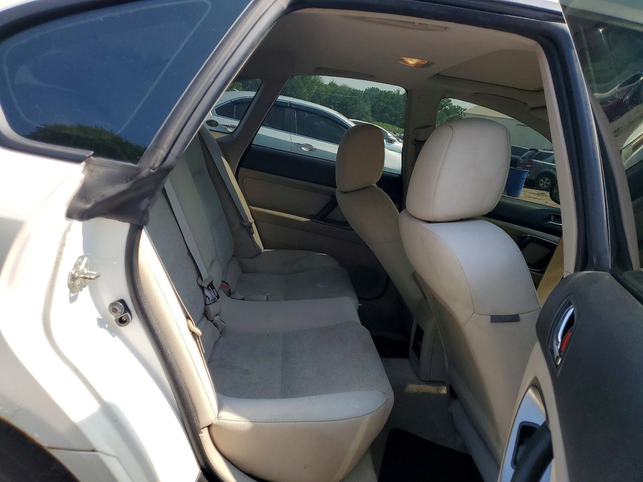 2008 Subaru Legacy 2.5i White vin: 4S3BL616887200665