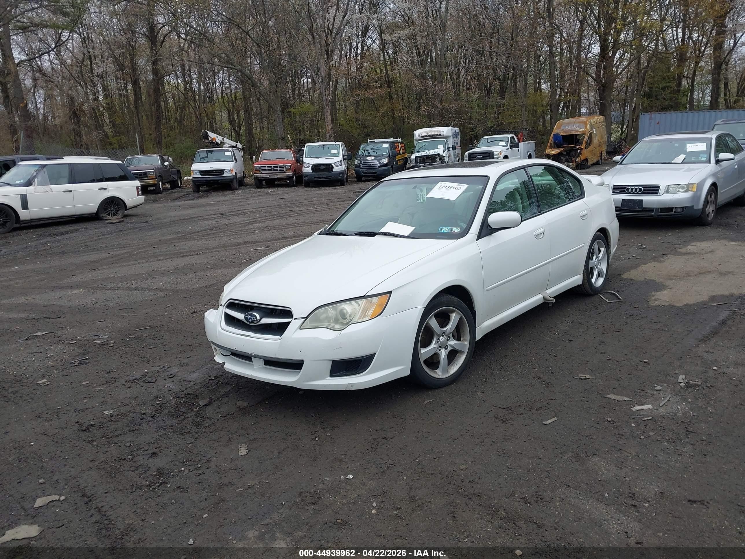 2009 Subaru Legacy 2.5i White vin: 4S3BL616897235434