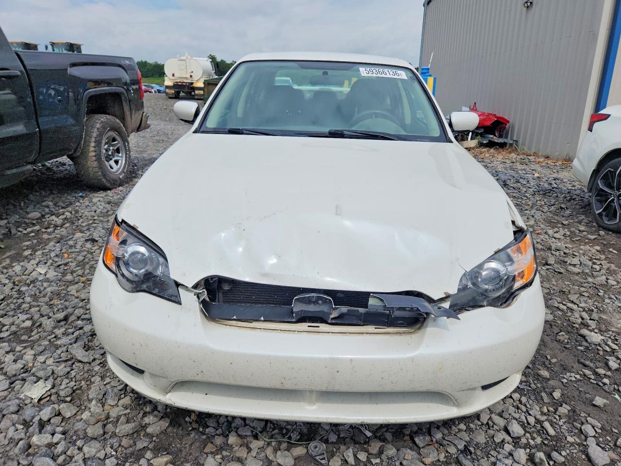 2005 Subaru Legacy 2.5i White vin: 4S3BL616957208110