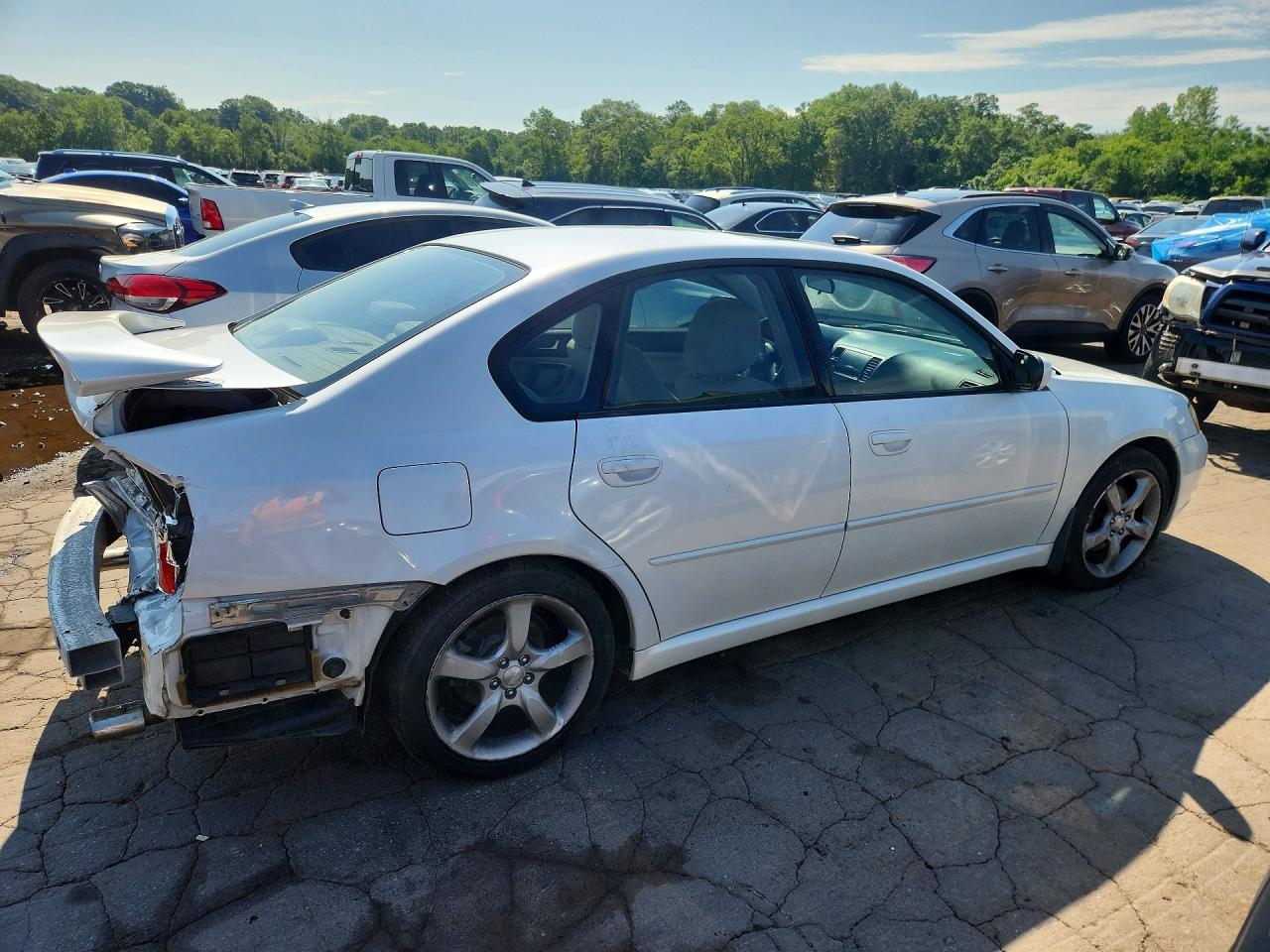 2007 Subaru Legacy 2.5i White vin: 4S3BL616977212242