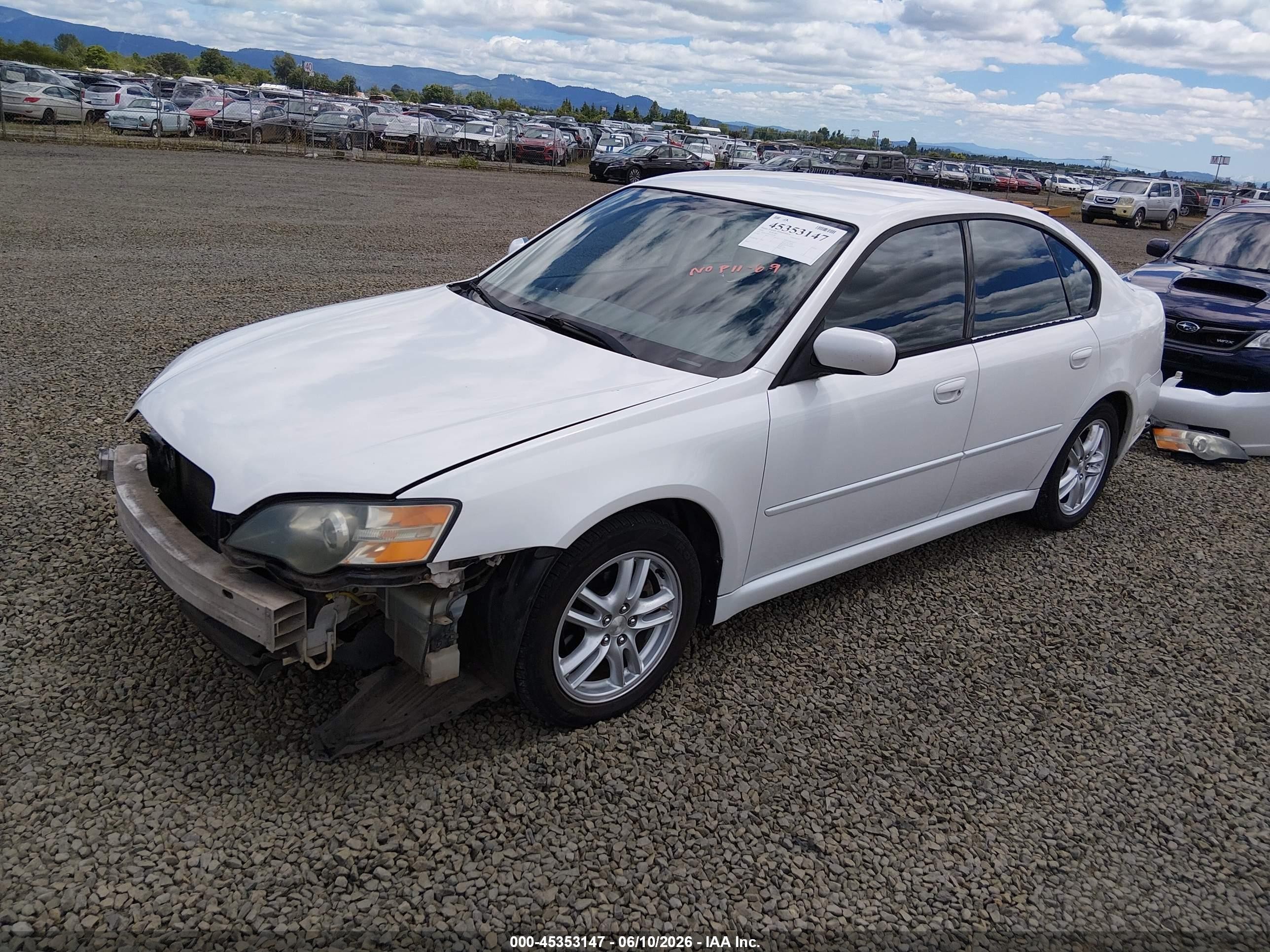 2005 Subaru Legacy 2.5i White vin: 4S3BL616X57223599