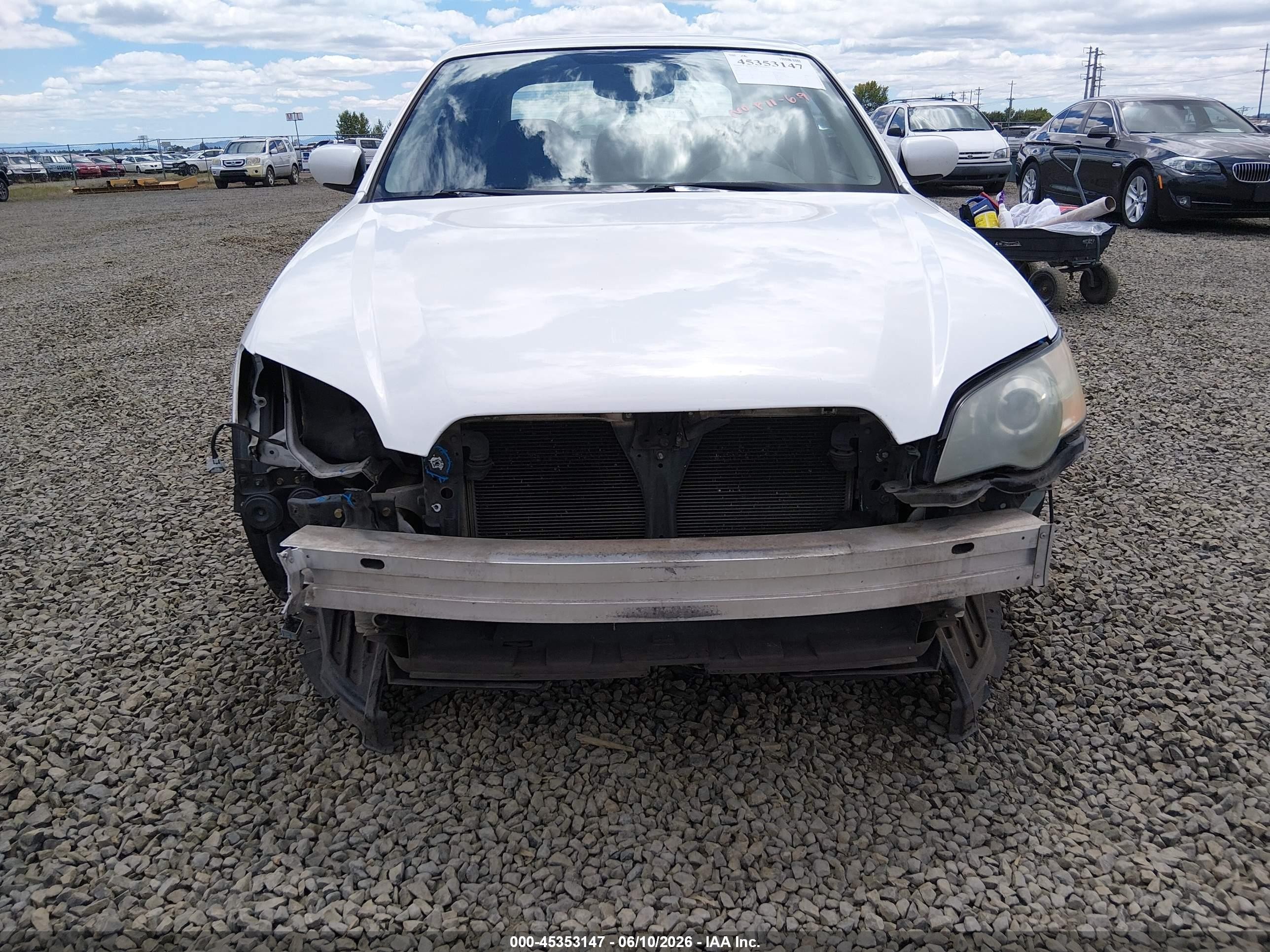 2005 Subaru Legacy 2.5i White vin: 4S3BL616X57223599