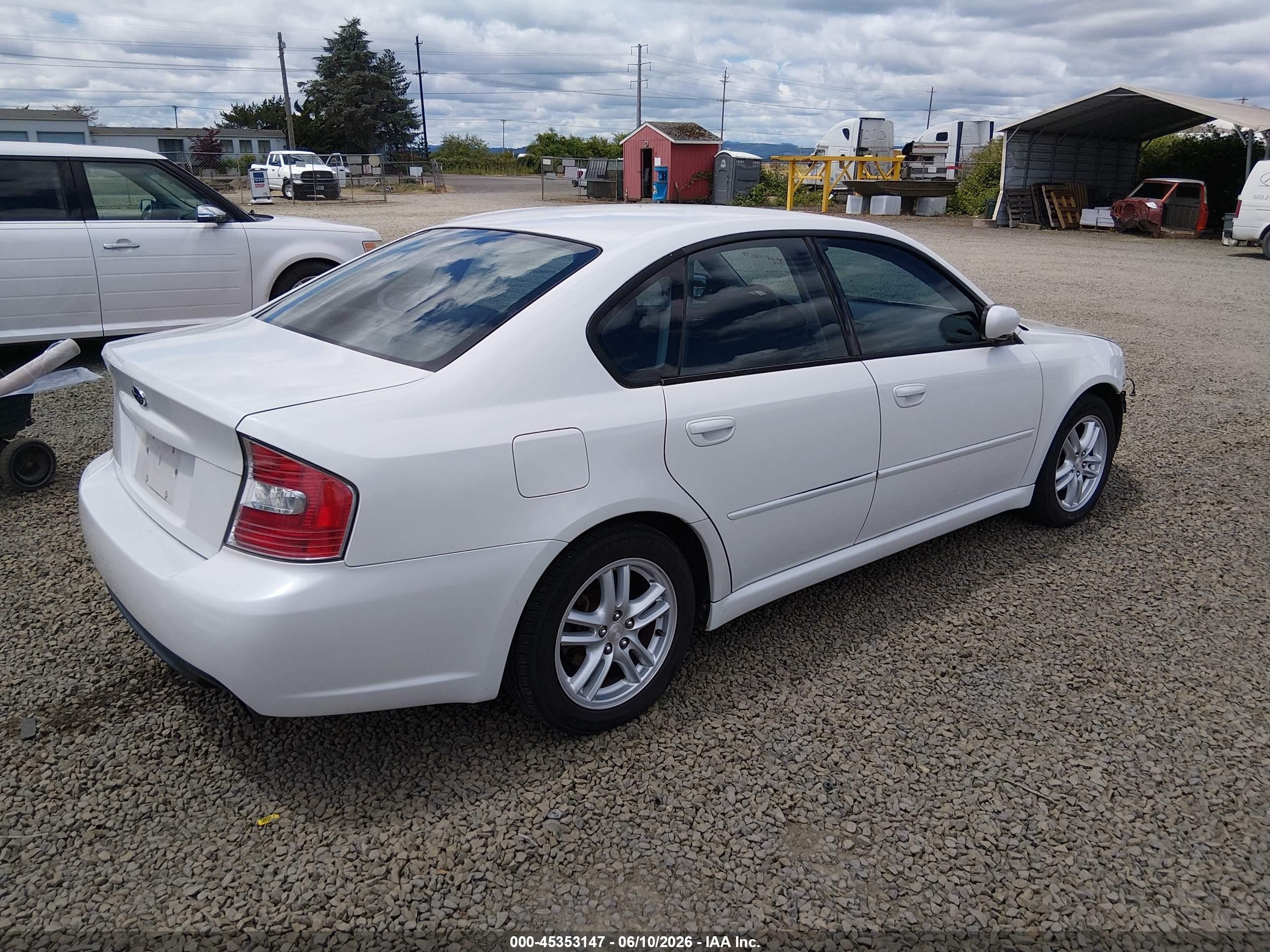2005 Subaru Legacy 2.5i White vin: 4S3BL616X57223599