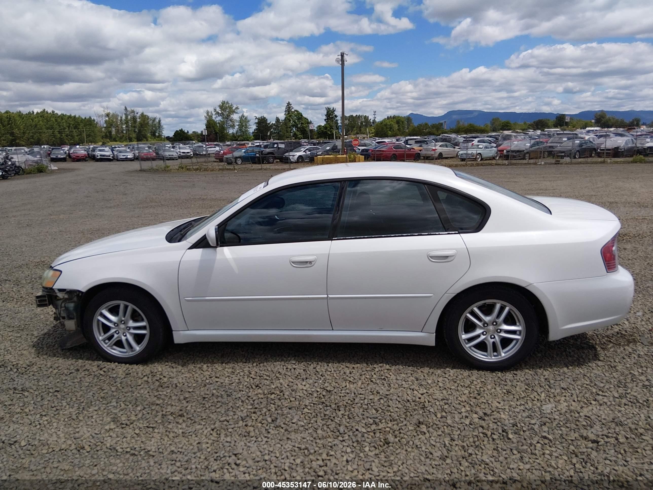 2005 Subaru Legacy 2.5i White vin: 4S3BL616X57223599