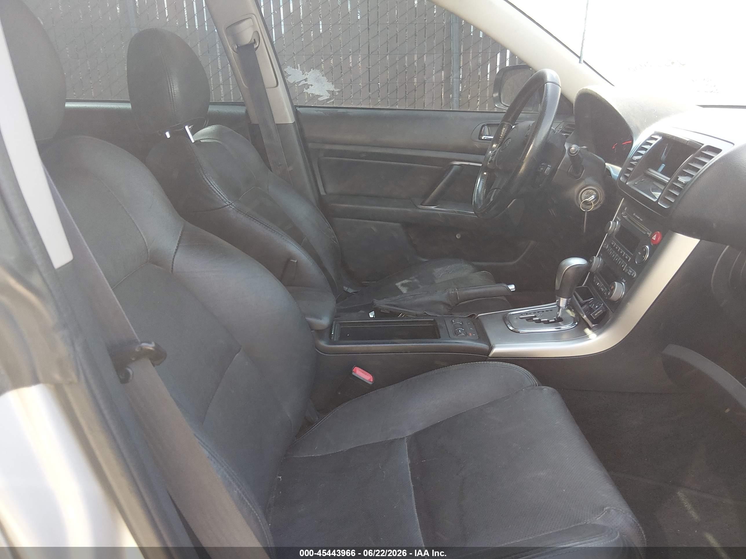 2005 Subaru Legacy 2.5gt Limited Серебряный vin: 4S3BL676X54203457