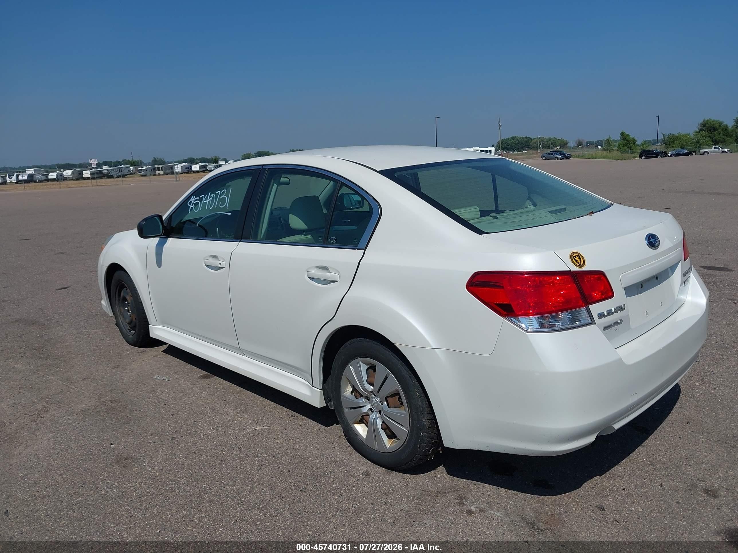 2011 Subaru Legacy 2.5i Белый vin: 4S3BMAA67B1229164