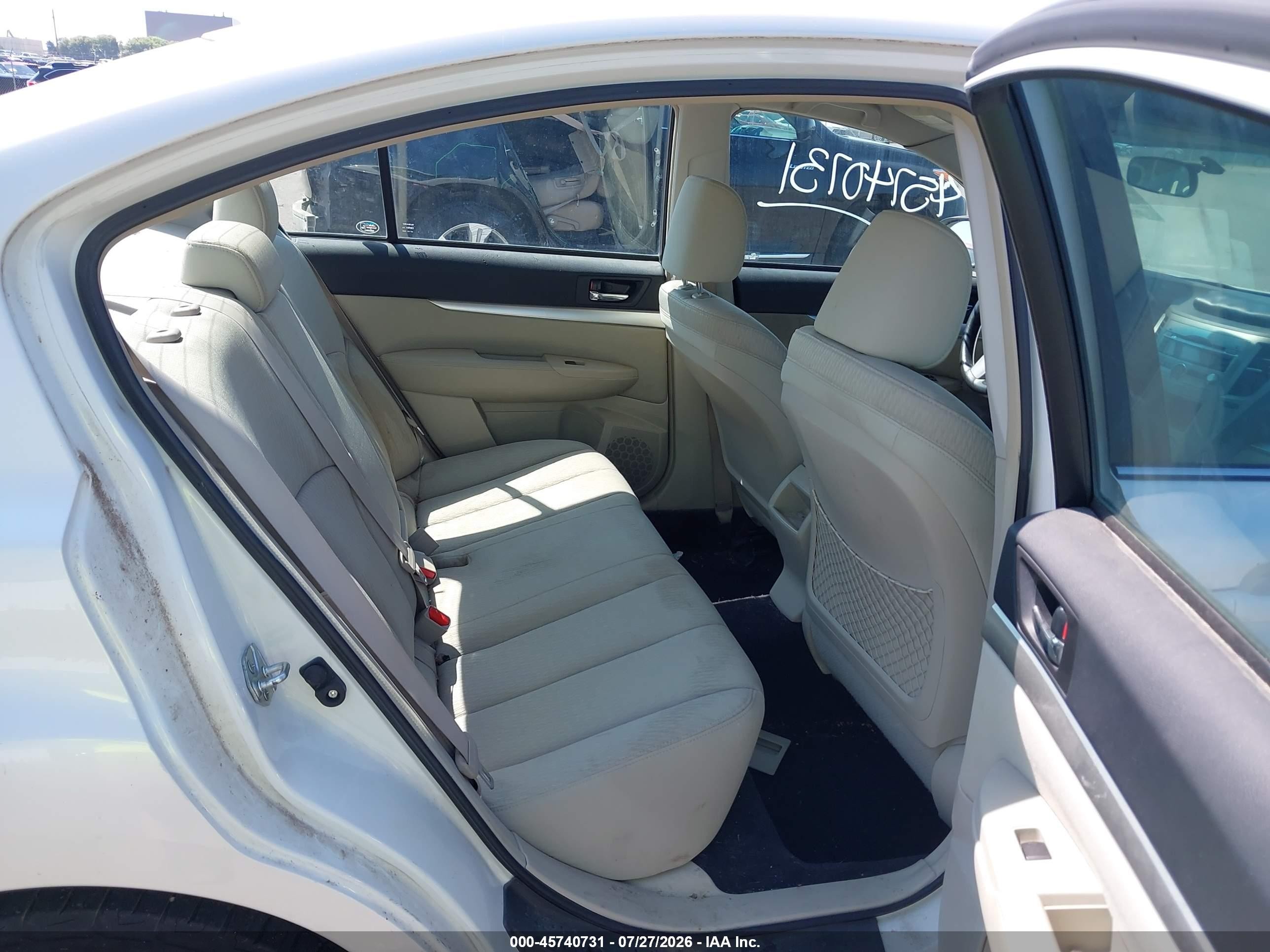 2011 Subaru Legacy 2.5i Белый vin: 4S3BMAA67B1229164