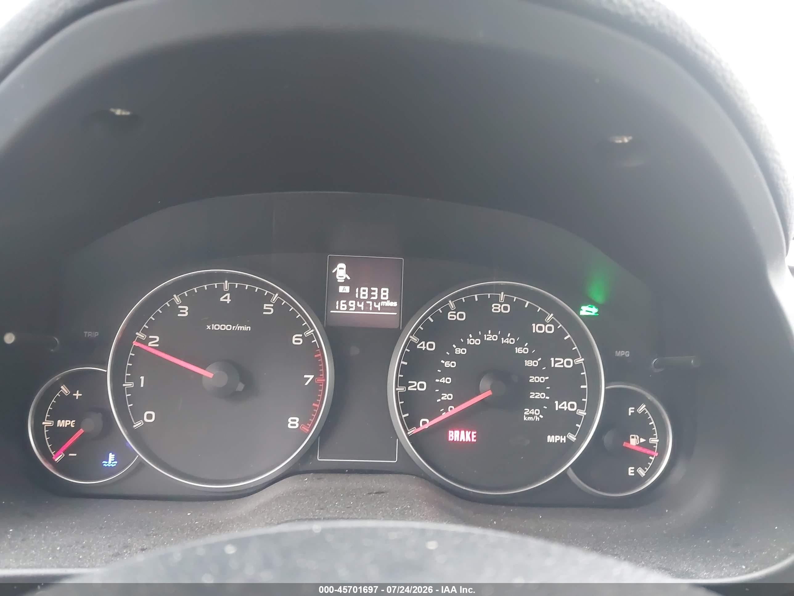 2014 Subaru Legacy 2.5i Серебряный vin: 4S3BMAA67E1004733