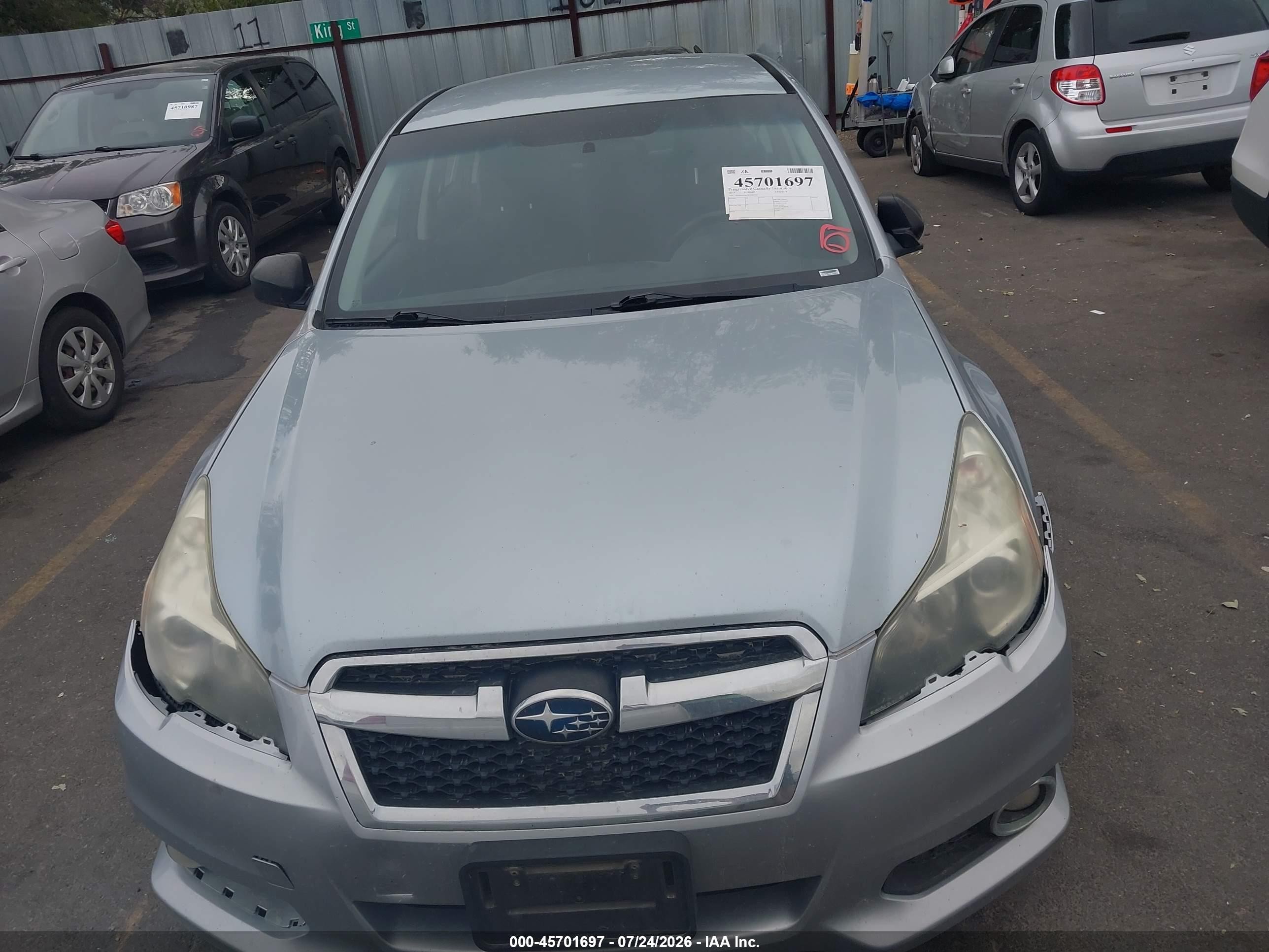 2014 Subaru Legacy 2.5i Серебряный vin: 4S3BMAA67E1004733