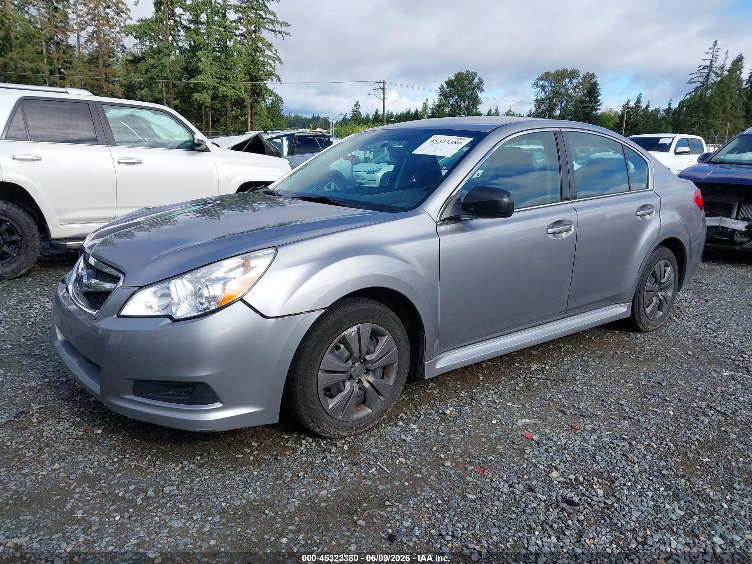 2010 Subaru Legacy 2.5i Silver vin: 4S3BMBA60A3218984