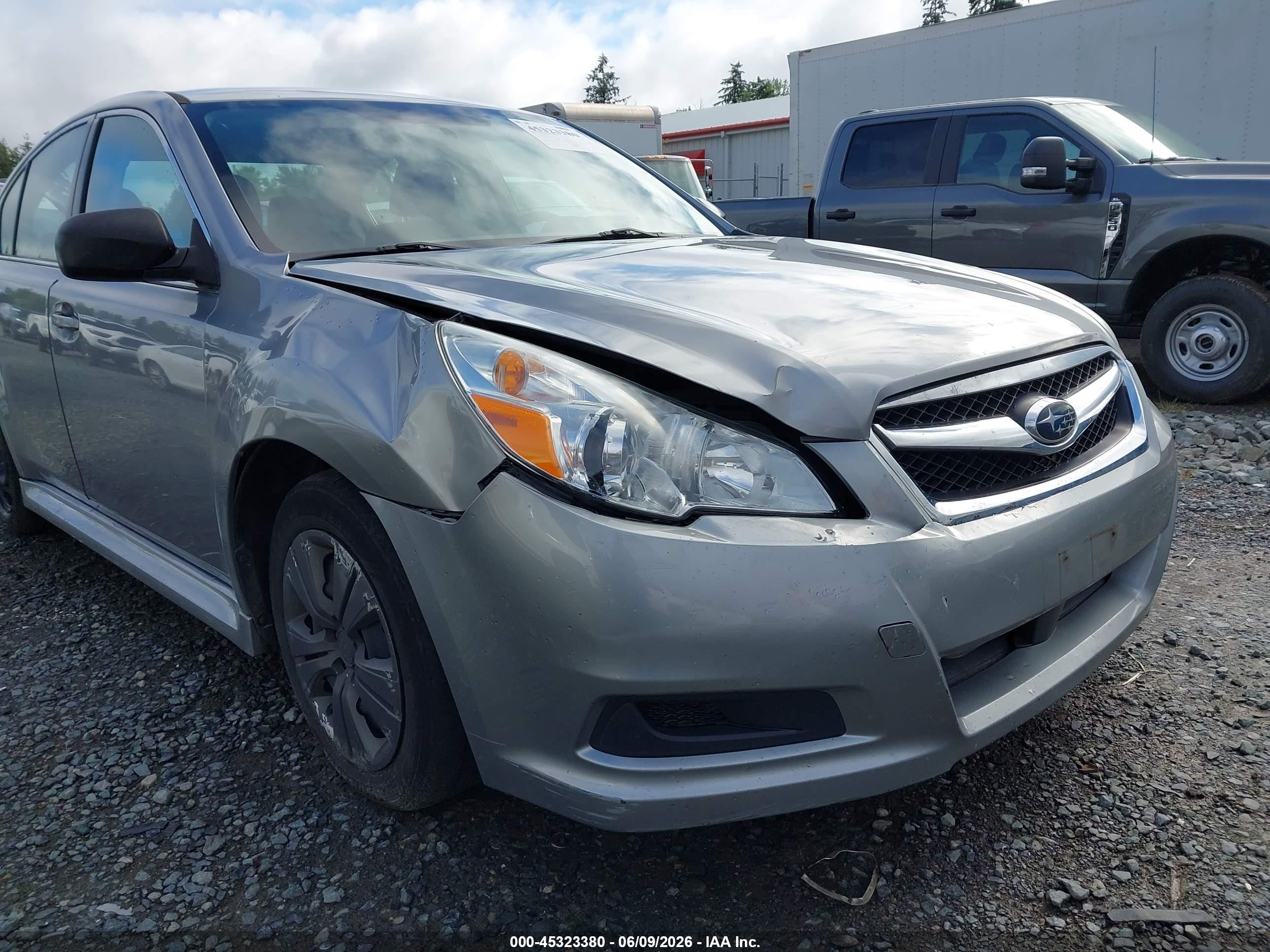 2010 Subaru Legacy 2.5i Silver vin: 4S3BMBA60A3218984