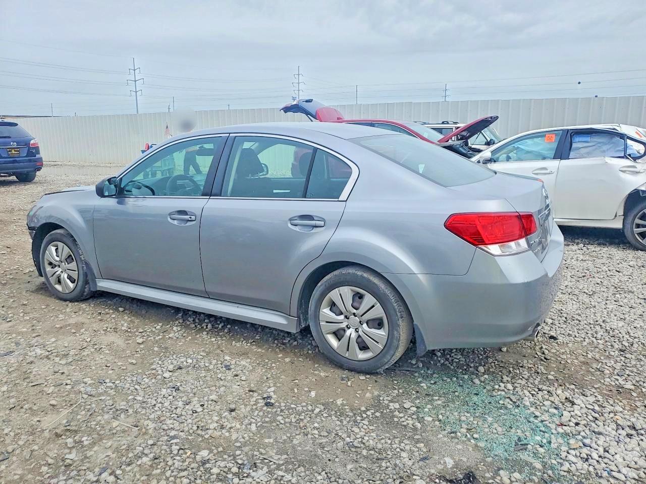 2011 Subaru Legacy 2.5i Серебряный vin: 4S3BMBA60B3221613
