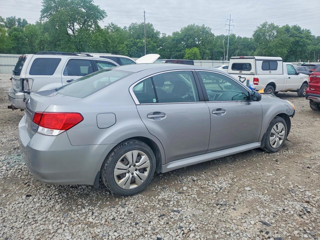 2011 Subaru Legacy 2.5i Серебряный vin: 4S3BMBA60B3221613