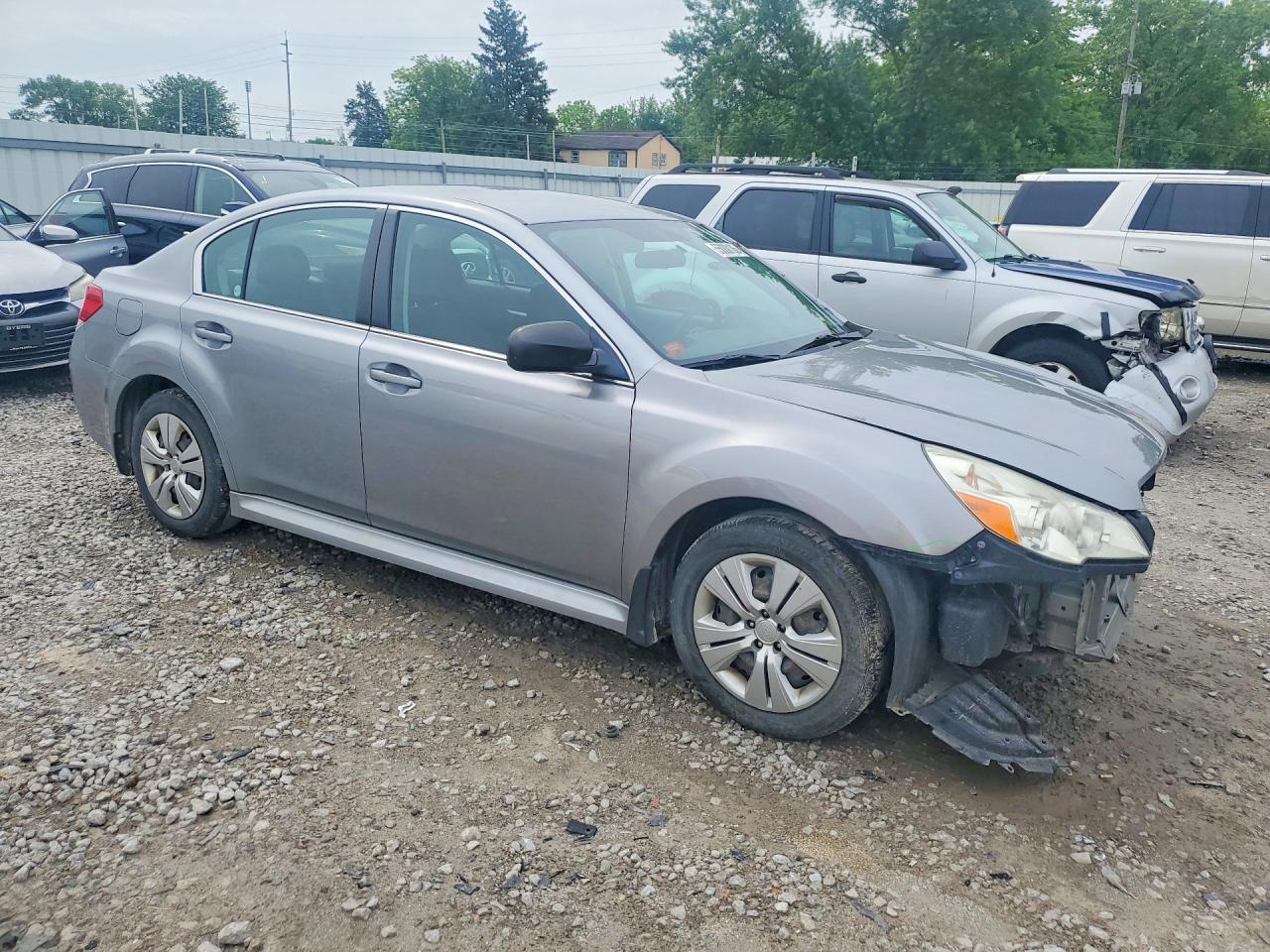 2011 Subaru Legacy 2.5i Серебряный vin: 4S3BMBA60B3221613