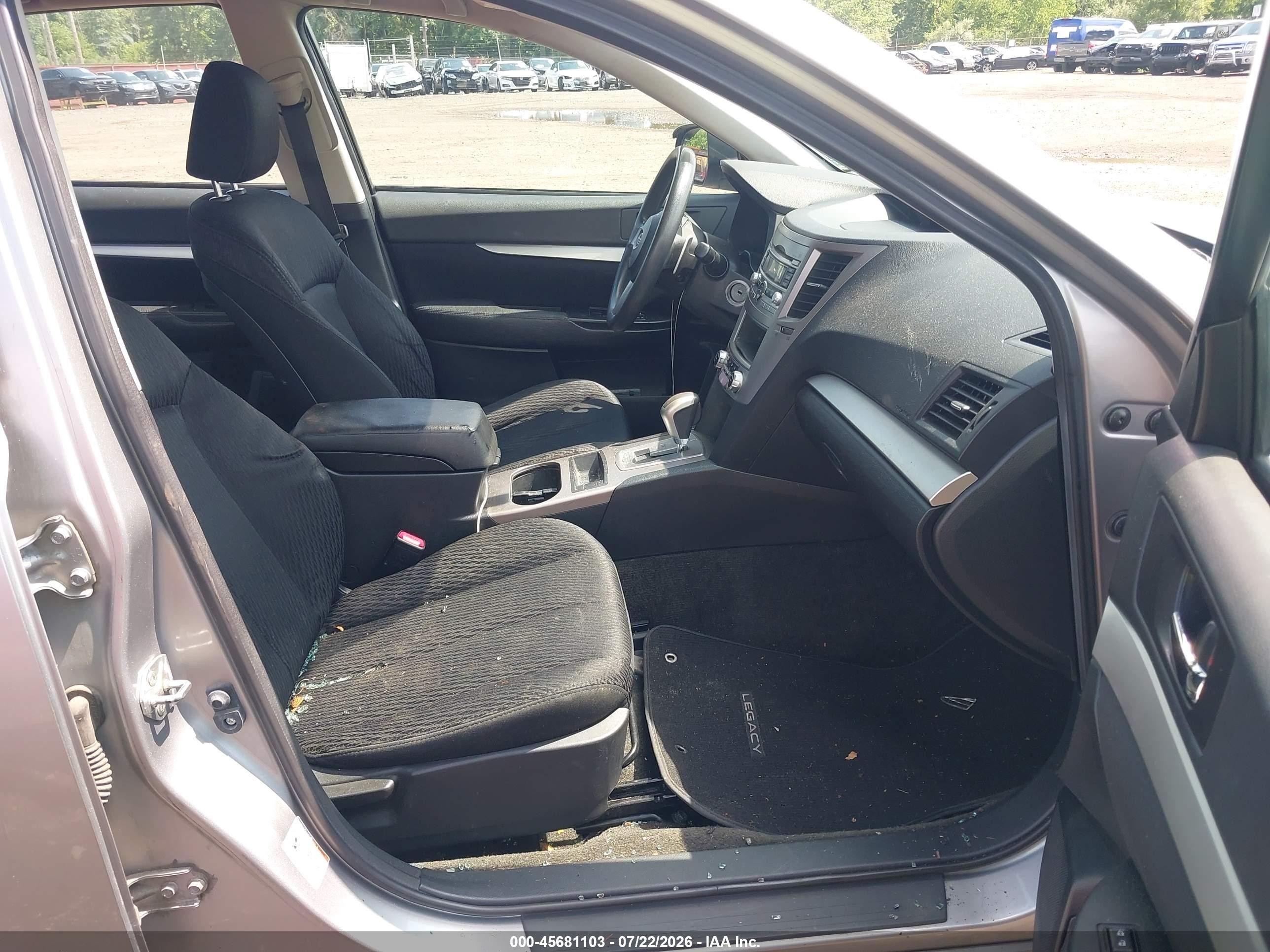 2011 Subaru Legacy 2.5i Silver vin: 4S3BMBA60B3264185