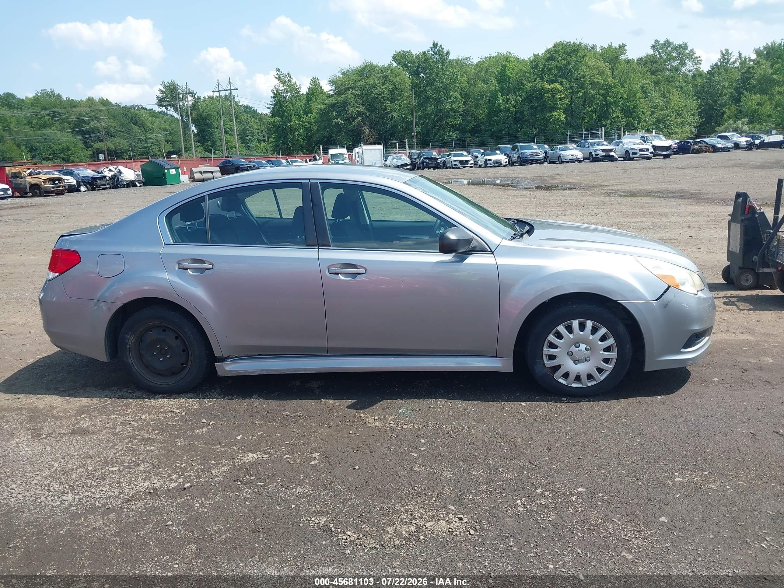 2011 Subaru Legacy 2.5i Silver vin: 4S3BMBA60B3264185
