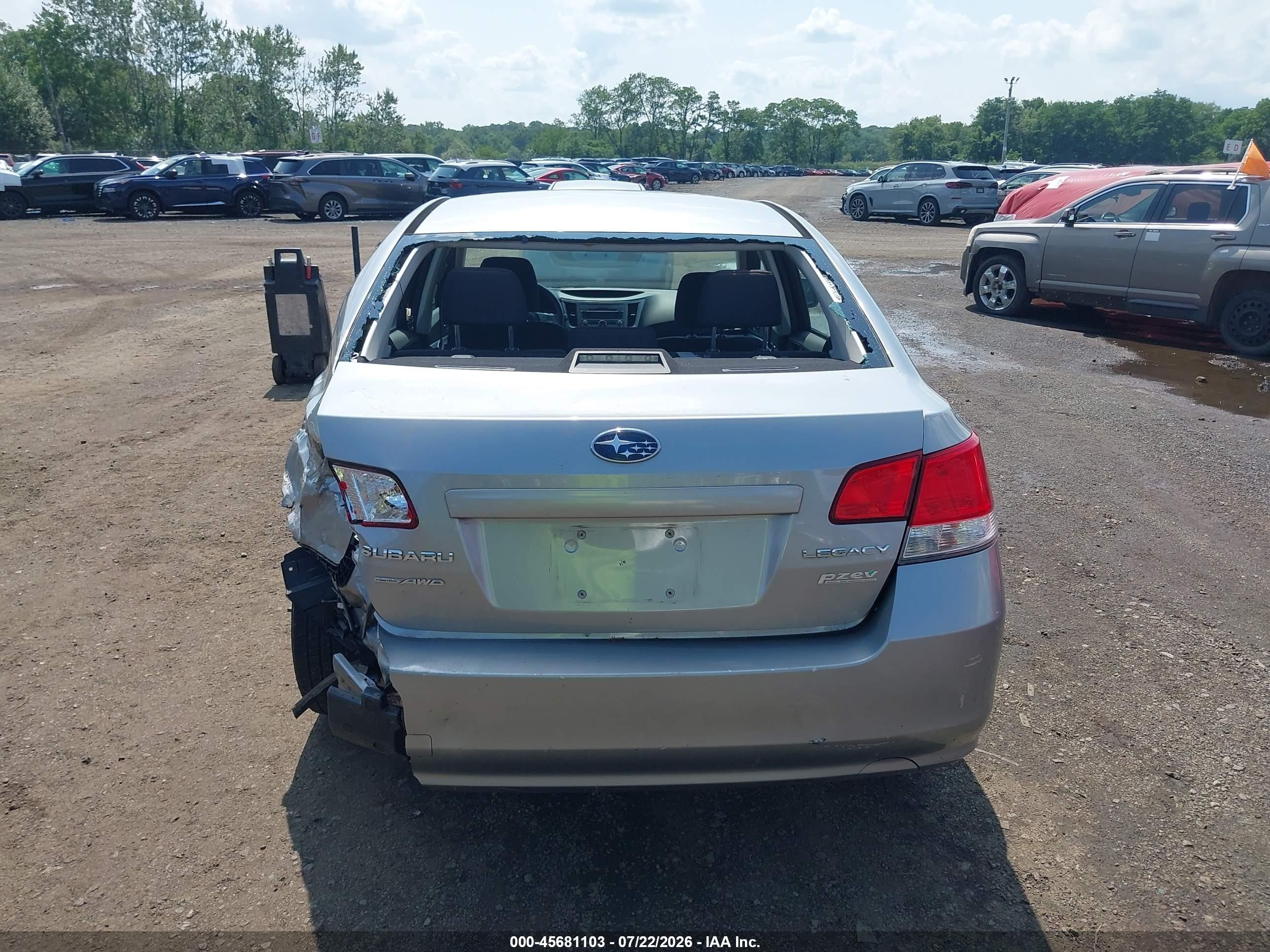 2011 Subaru Legacy 2.5i Silver vin: 4S3BMBA60B3264185