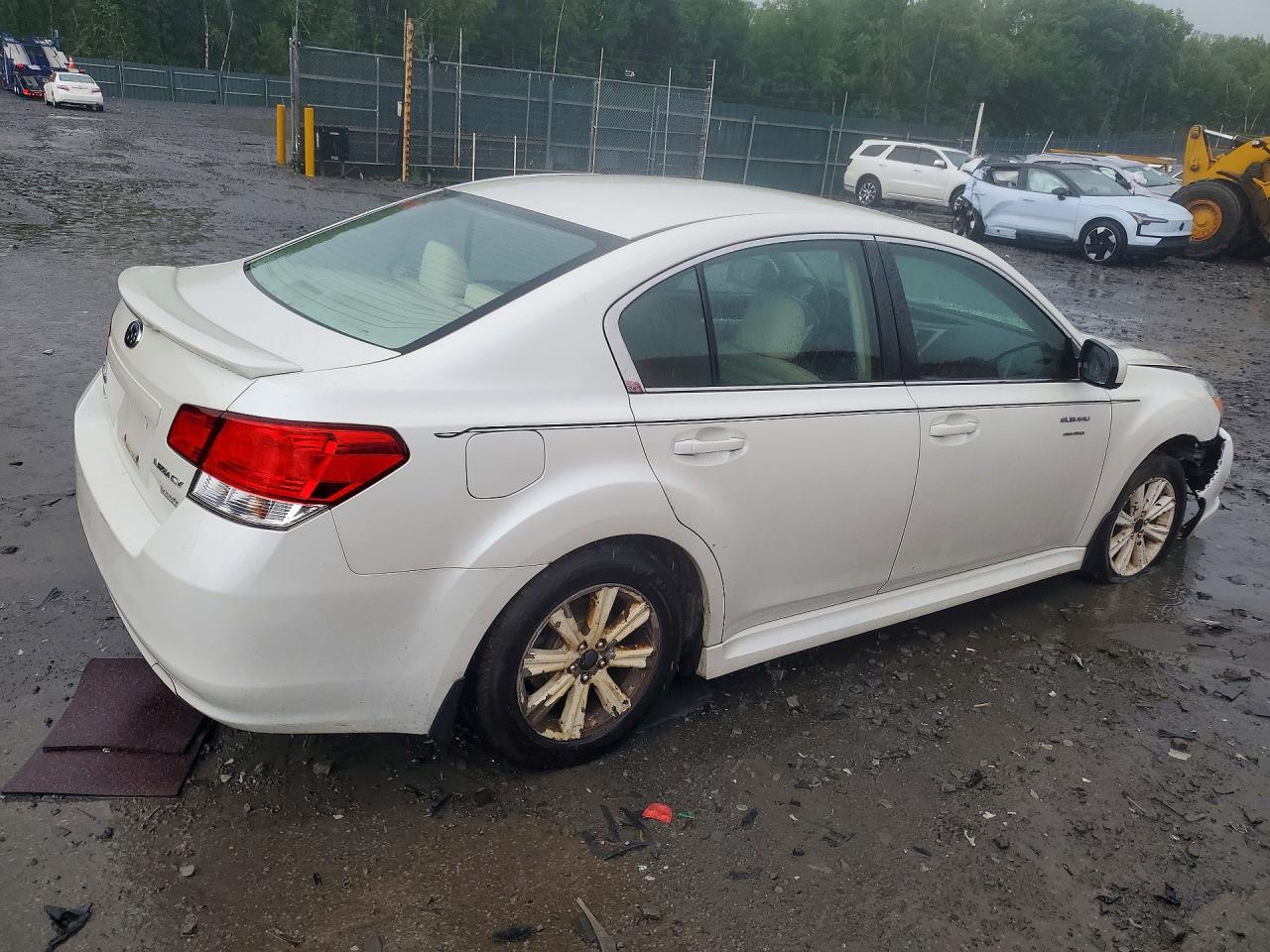 2012 Subaru Legacy 2.5i White vin: 4S3BMBA60C3034986