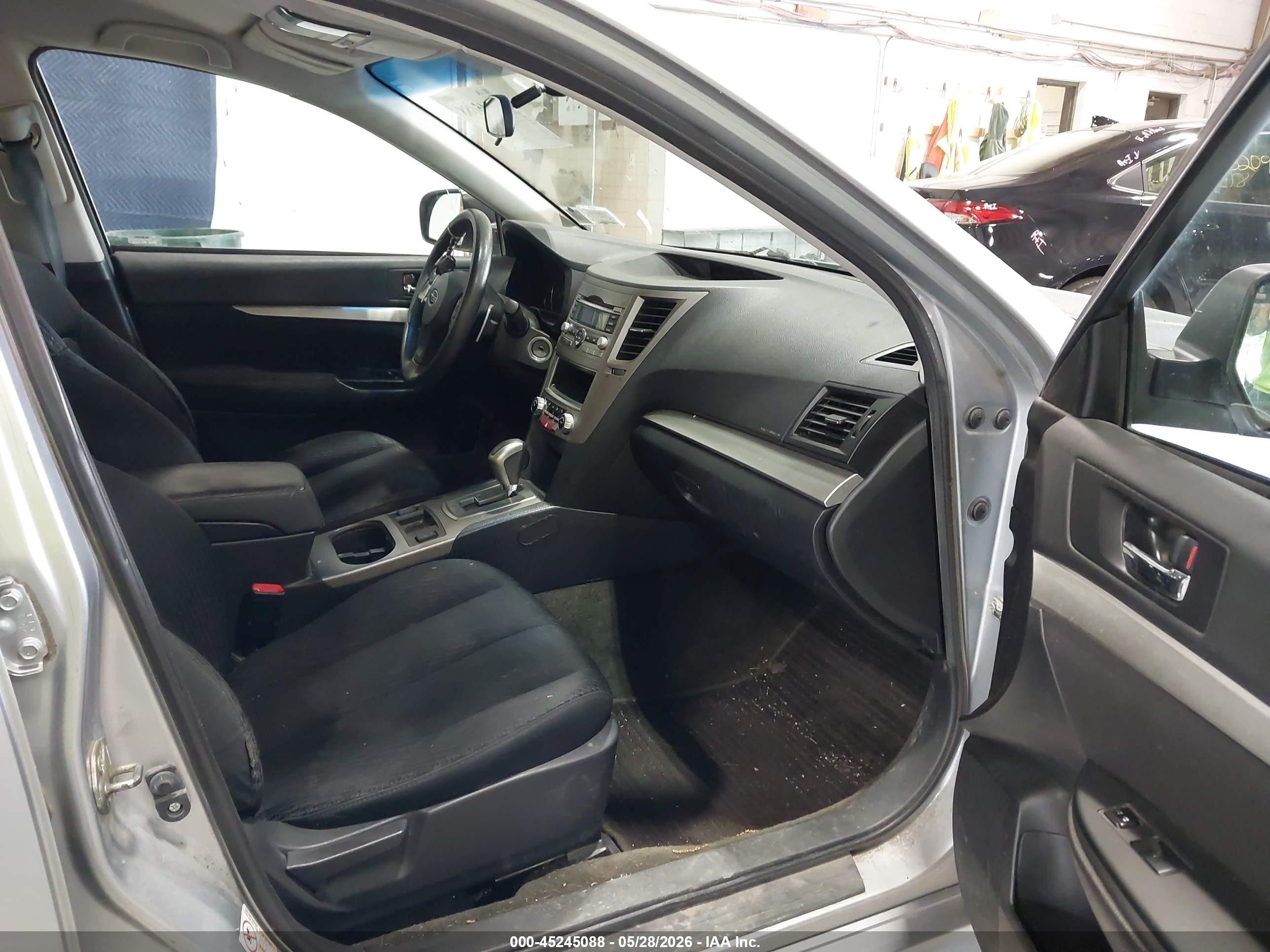2012 Subaru Legacy 2.5i Silver vin: 4S3BMBA61C3029280