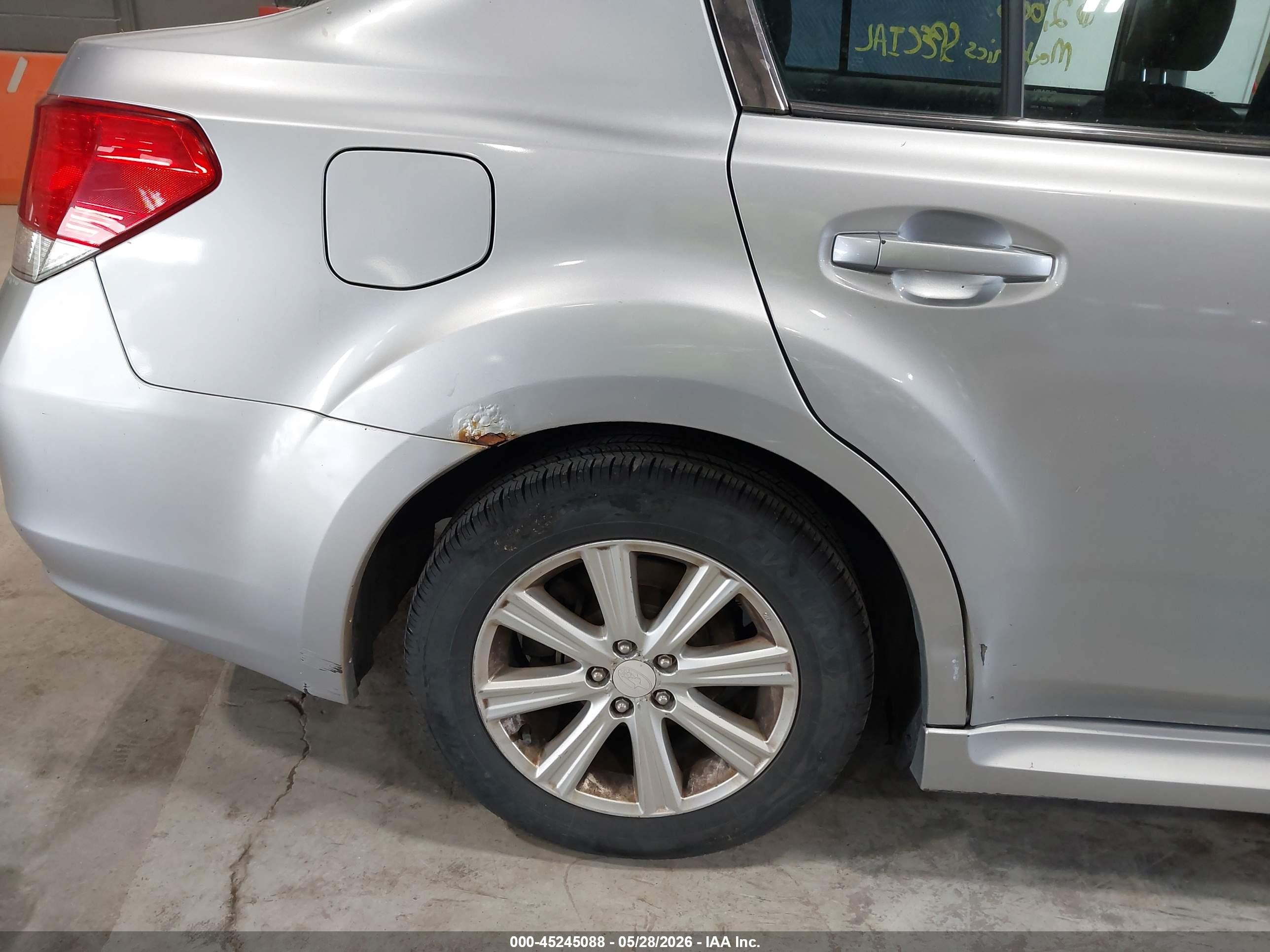 2012 Subaru Legacy 2.5i Silver vin: 4S3BMBA61C3029280