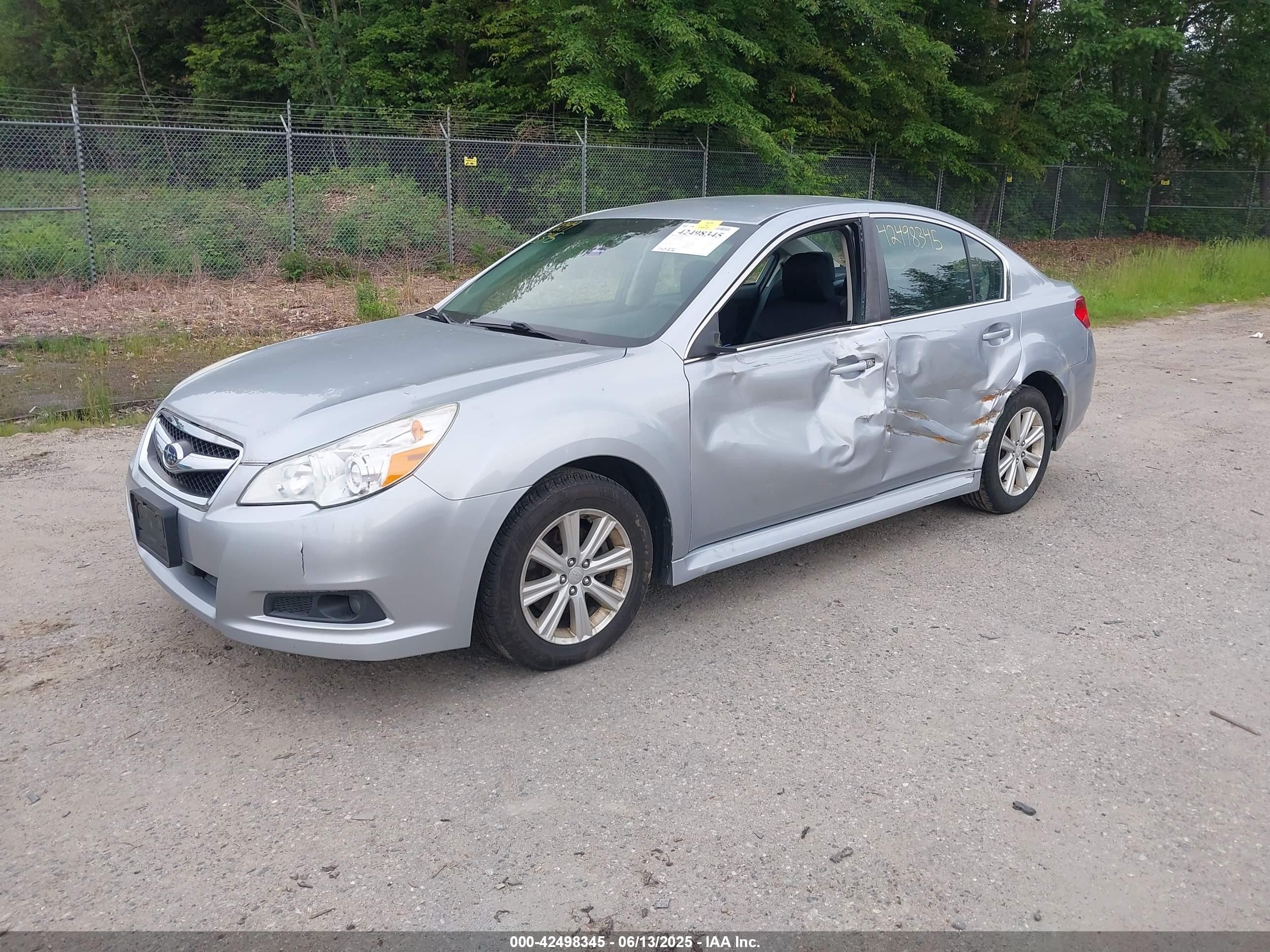 2012 Subaru Legacy 2.5i Silver vin: 4S3BMBA61C3037234